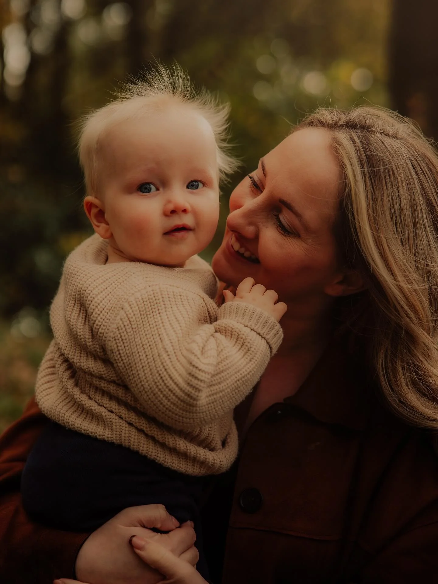 A few days ago, I got the absolute JOY of heading back to Wingerworth Woods for a shoot for the beautiful Jodie and her little family.

We lived in Wingerworth for a few years, and I miss it SO MUCH. Especially the glorious woods. So it was a treat t