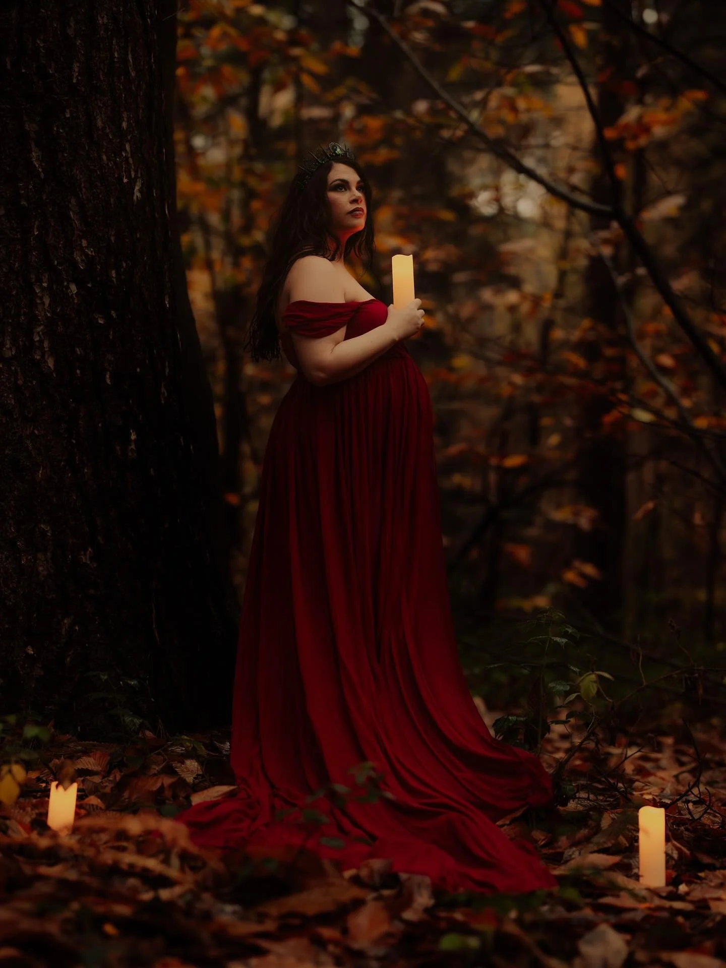 Hello, my name is Lauren. I&rsquo;m a photographer, and I am thoroughly OBSESSED with EVERY.SINGLE.PHOTO from Jasmine&rsquo;s witchy, maternity session&hellip;

Bring me more creative dream shoots of yours! IT GIVES ME LIFE. 😍😍😍

&mdash;&mdash;&md
