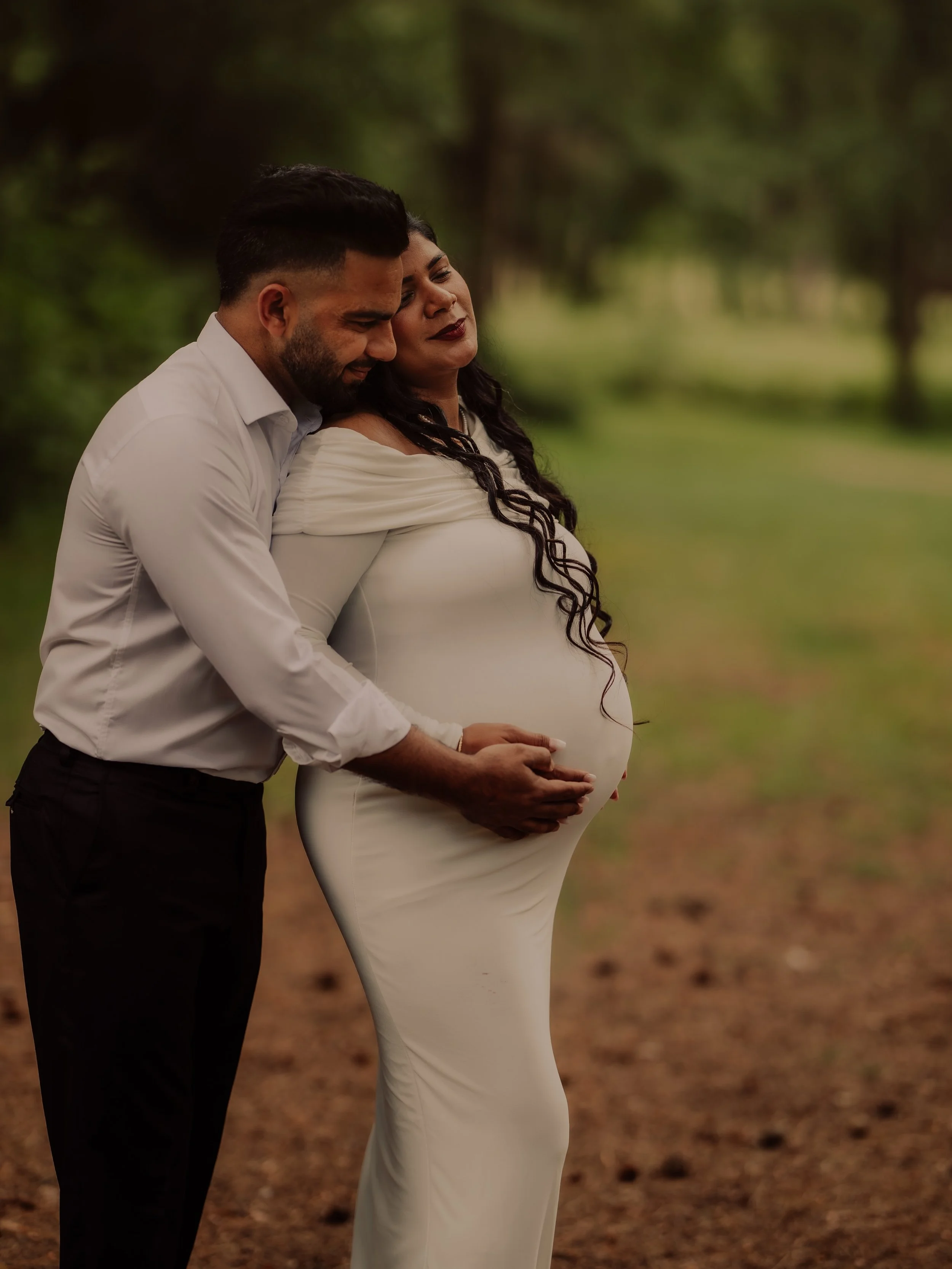 How absolutely stunning are Sunaina and Malkit?! 🥹🥰

Here are some sneak peeks from their maternity session at good, old Sherwood Pines. Such an easily stunning backdrop for these guys to take a moment to capture this very special moment in their l