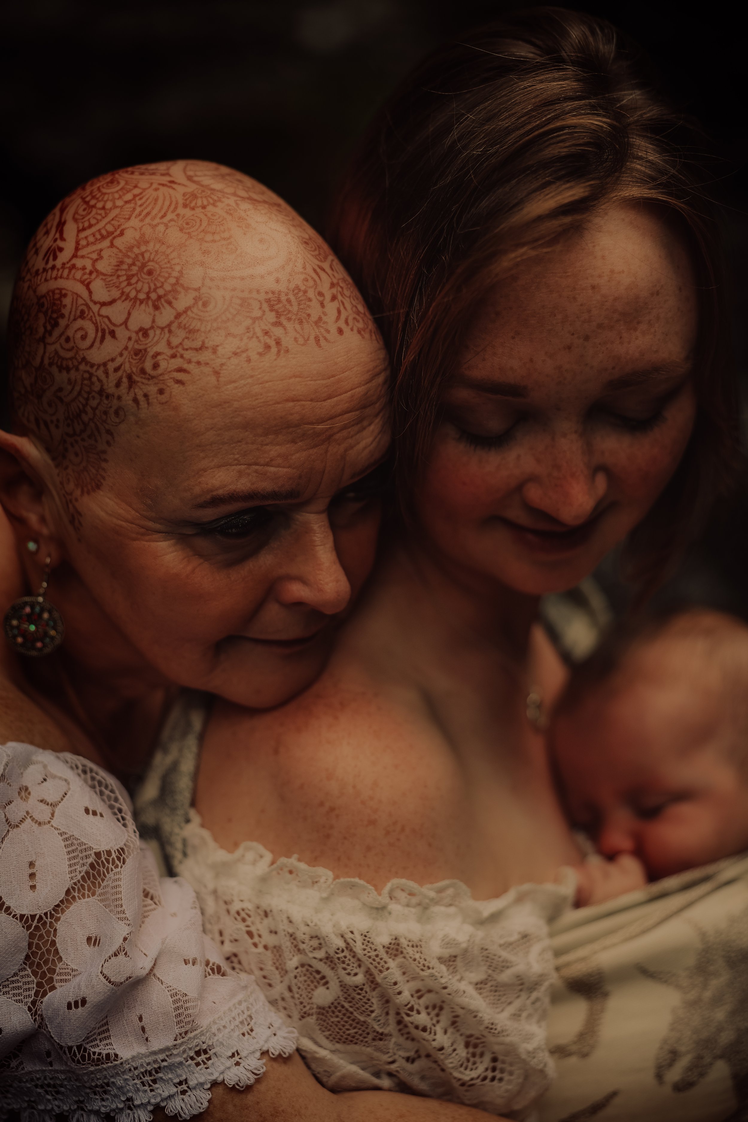 Women Supporting Women Through Photography | A Love Letter to Sisterhood, Strength, and Storytelling