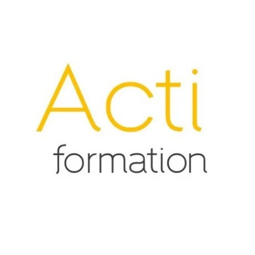 Logo avec le texte "Acti formation" en jaune et noir sur un fond blanc.