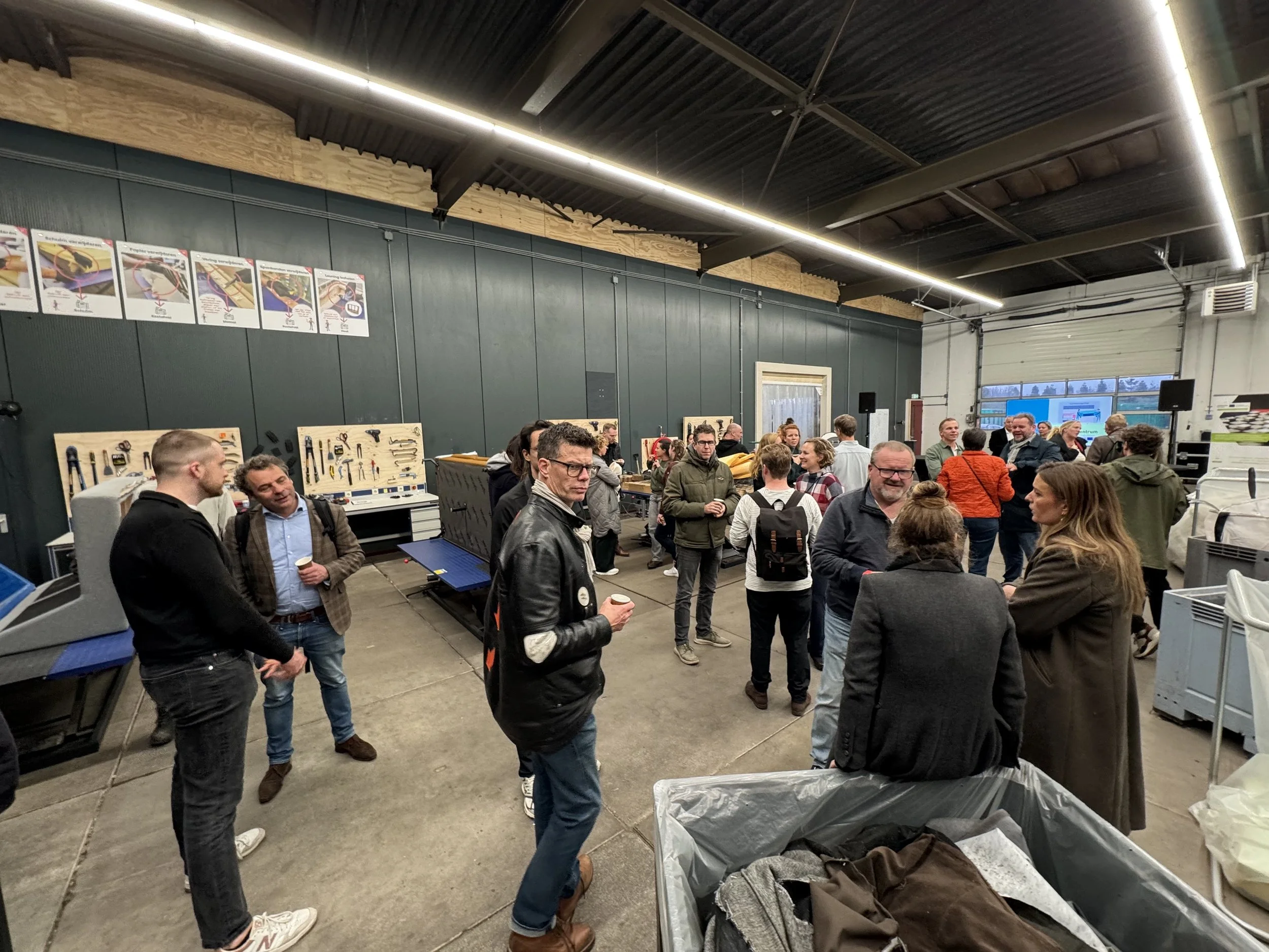 Opening demontagehal Gemeente Almere en Studio Circuleather