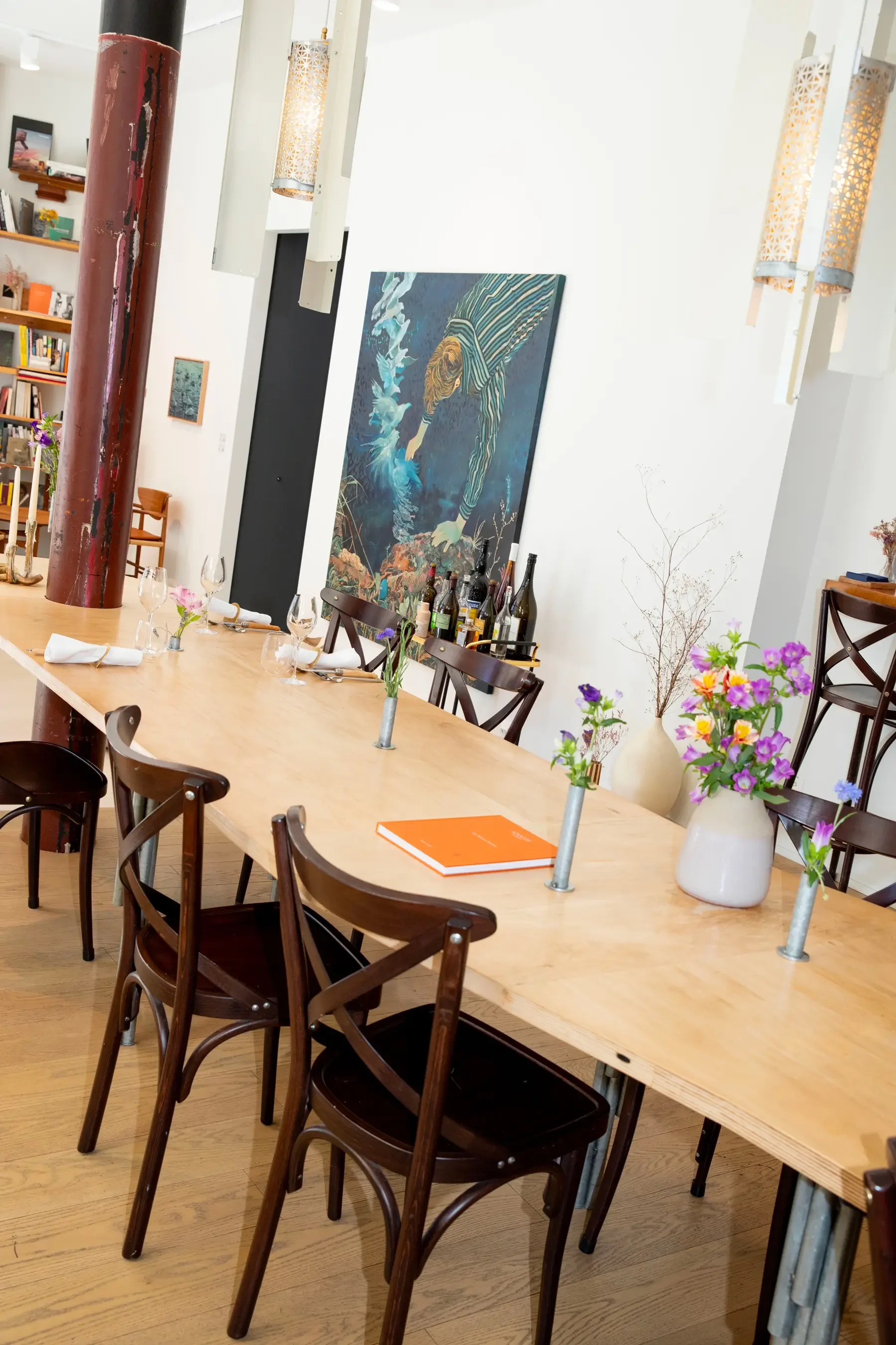 Julie Richard – Art Table