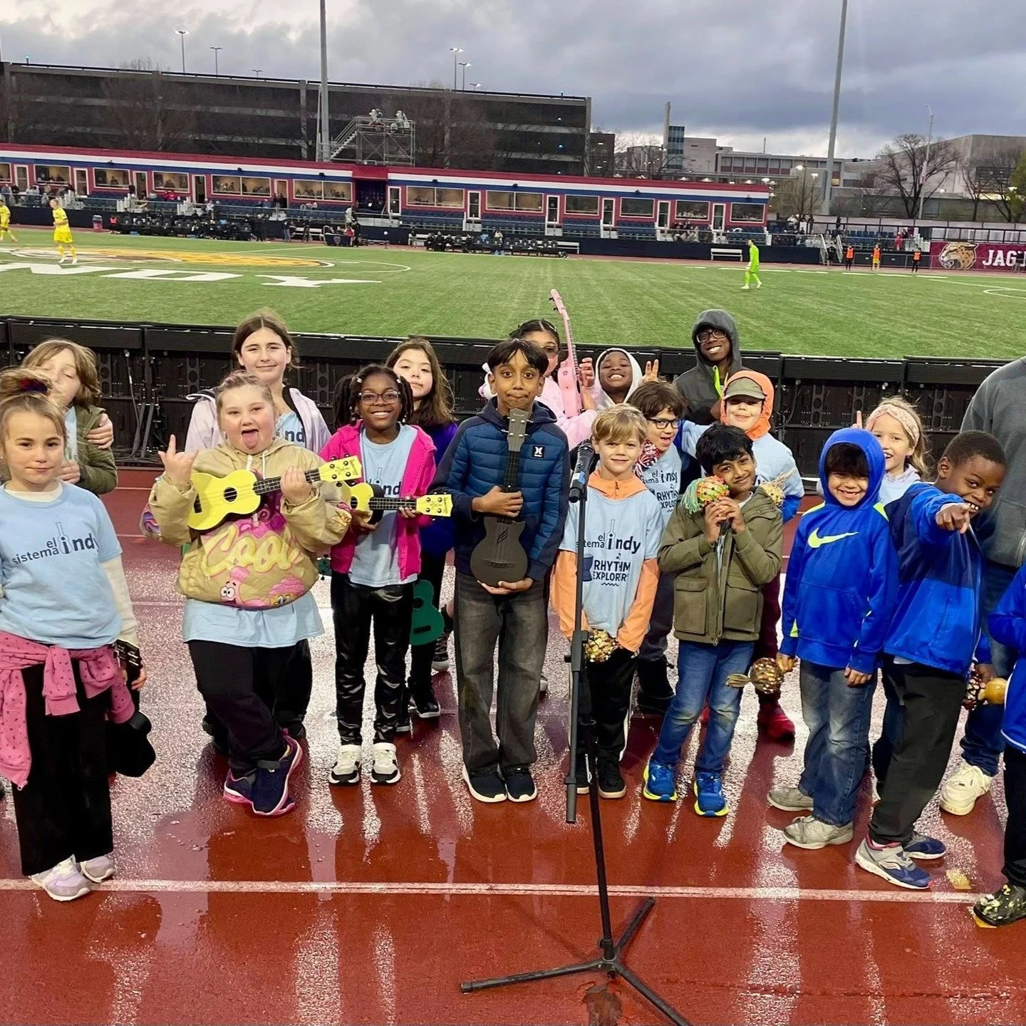 Combined school performance at @indyeleven halftime tonight!! Thank you to all the families who braved the weather and to our teaching artists @sarapetokas @sharonweyser and @vmscholle Scholle! 

@ipsgwcarver87 @jamesgarfield31 @ipspotter74 

#ukulel