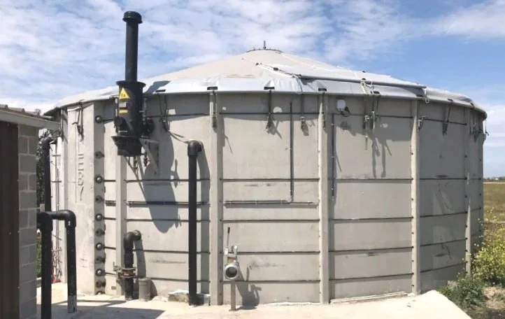 silodak met long voor de opslag van biogas