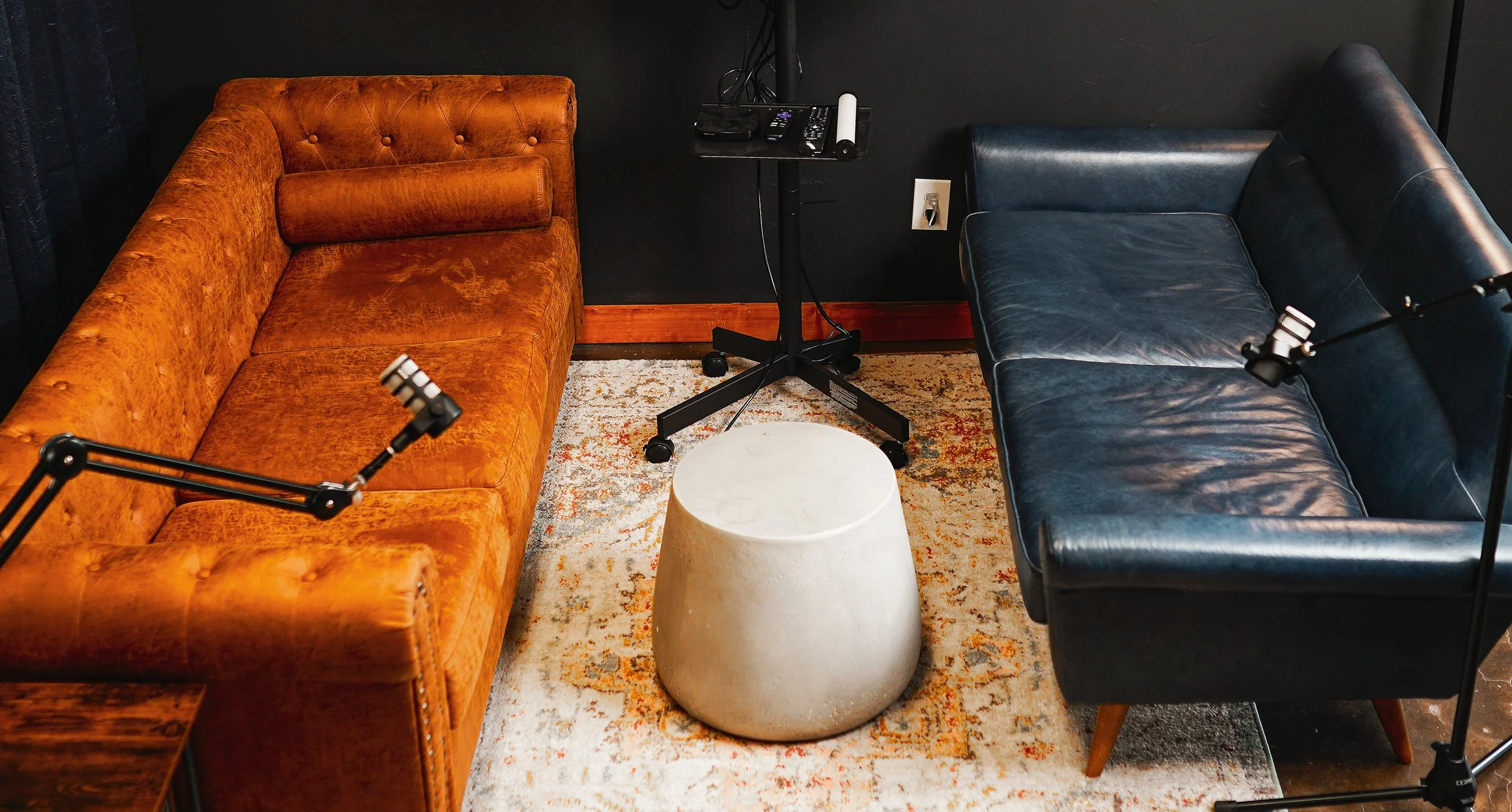 Syncwave Creative Fort Worth podcast studio, microphone and acoustic room”