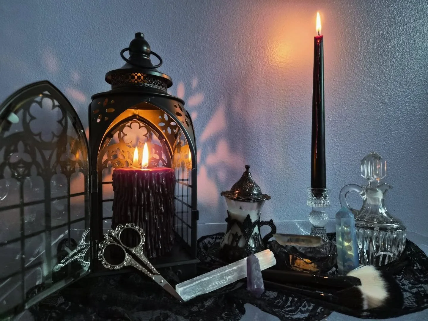 Welcome to Ebon Essence 🖤
A private sanctuary where beauty rituals become moments of serenity, crafted to quiet the noise of the outside world.
Here, beauty becomes an experience&mdash;intimate, ethereal, unforgettable. Every treatment is designed t
