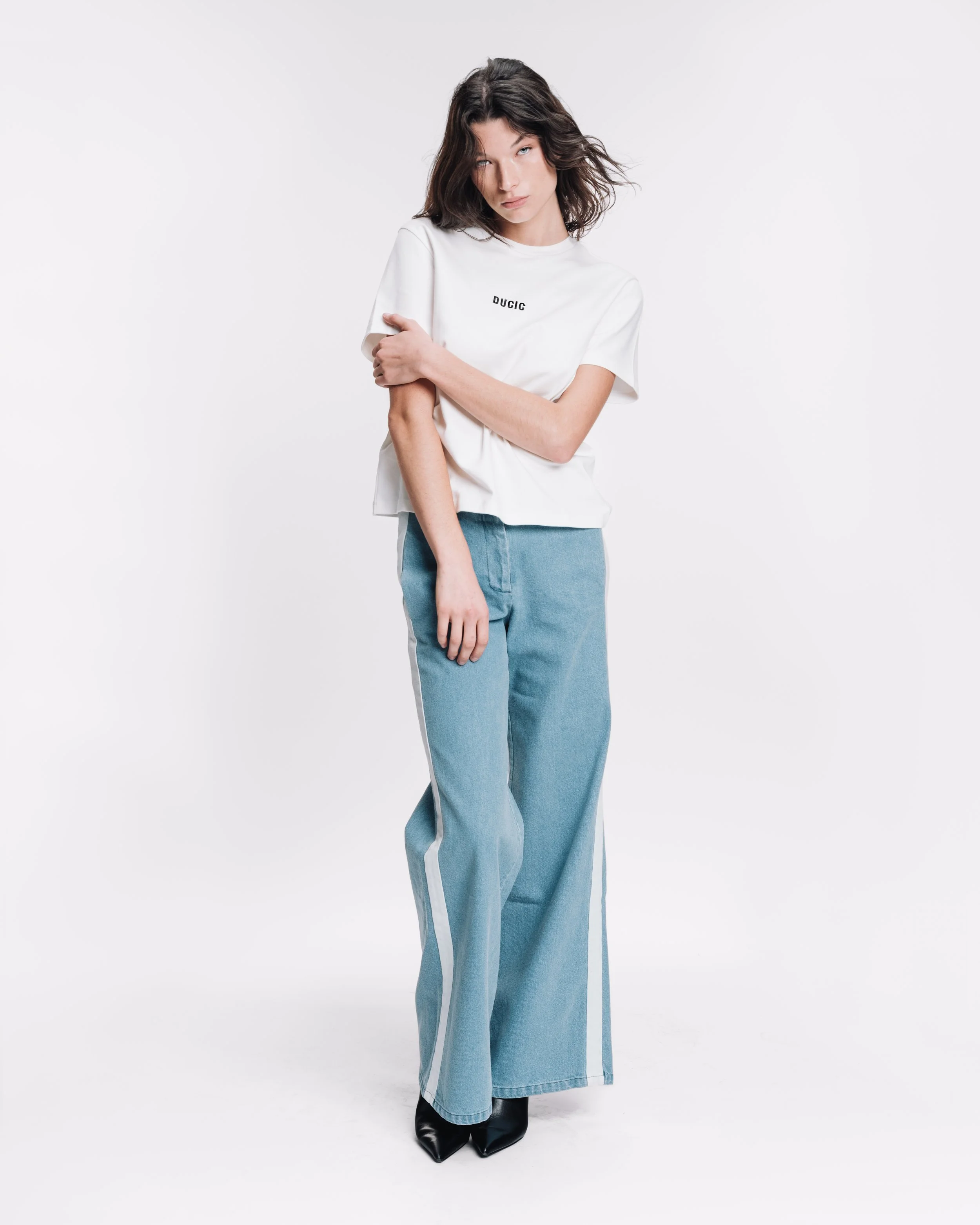 The Wide-Leg Contrast Panel Jeans