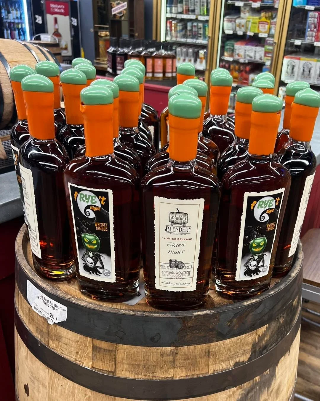 Get your spooky fRYE&rsquo;t NIGHT from thewhiskeyblendery tomorrow at 10:00 am!! Online and in store. This is a 9 year 95/5 rye that fits the season! Here are some tasting notes&hellip;

Nose - Juicy red apple, pear, lemon, cherry, green apple, Juic