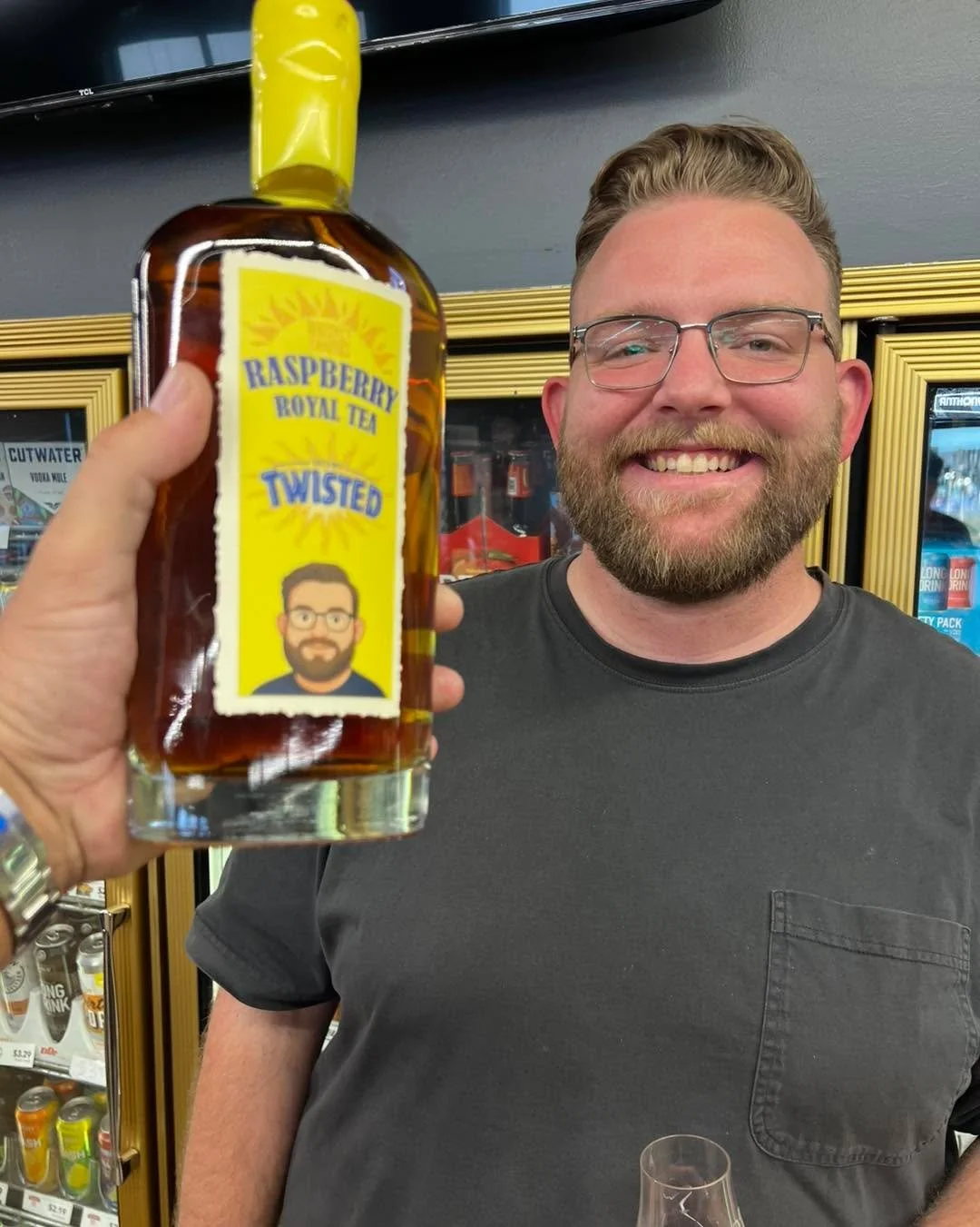 Iykyk&hellip;the story behind this limited release bottle sticker of Tanner Davis. There are very few of these special twisted tea stickers left. His pallet is so refined!! 😂 

To know Tanner is to love him&hellip;or at least tolerate him.😂😂 jk

C
