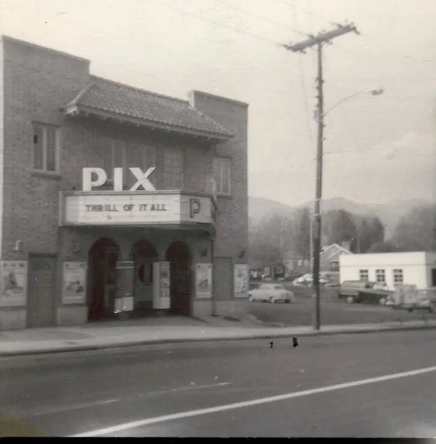 ✨️ Cinema Treasures: History of the Black Mountain Pix Theatre 📽

1] This 1960s photograph shows the Pix Theatre in downtown Black Mountain. Under the ownership of Lee Hiltz, the theater opened on East State Street in 1924 as the New Theater. In 194