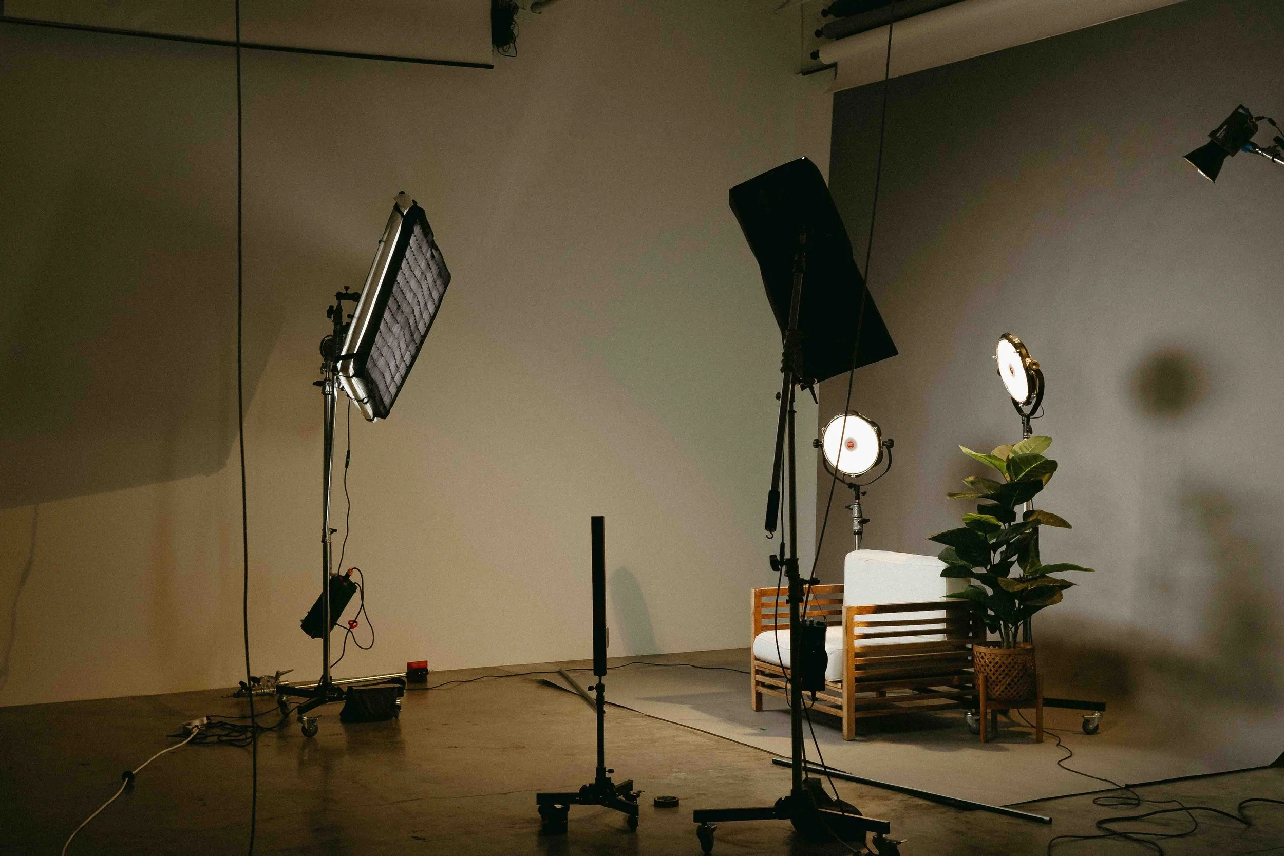 Studio vs Freelancer: Two Versions of the Same Dream