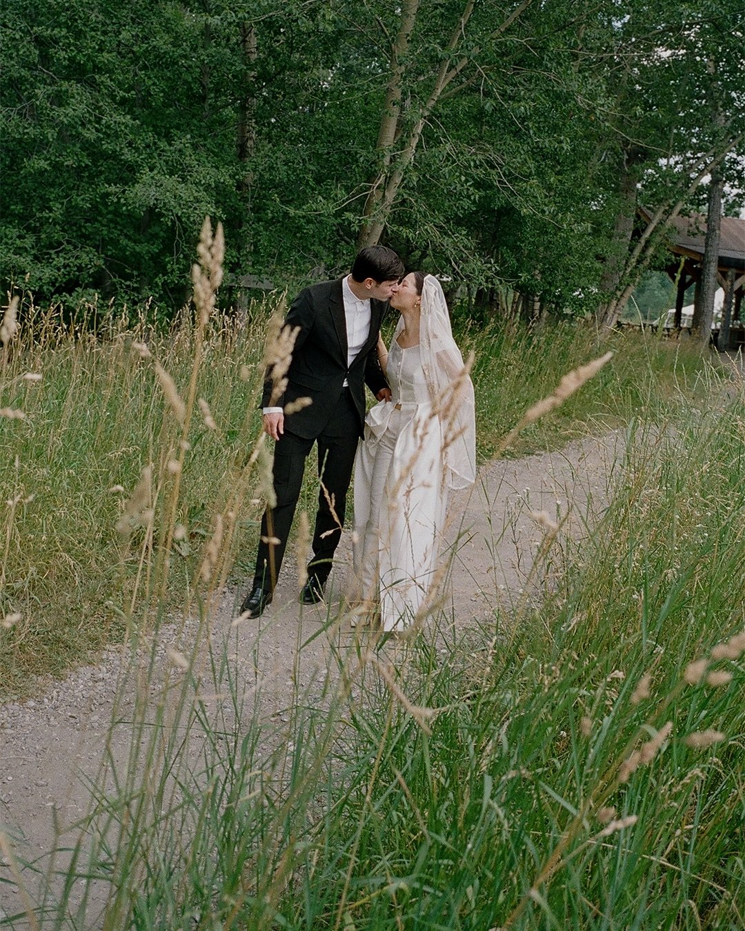 Finally getting around to sharing a few favorites from part 3 of Sophie &amp; Lawrence&rsquo;s celebration &mdash; the wedding day! As seen in @vogueweddings ❣️

Couple: @sophfei &amp; @laz_d
Planning, Design &amp; Flowers: Jasmine Lilly Creative @ja