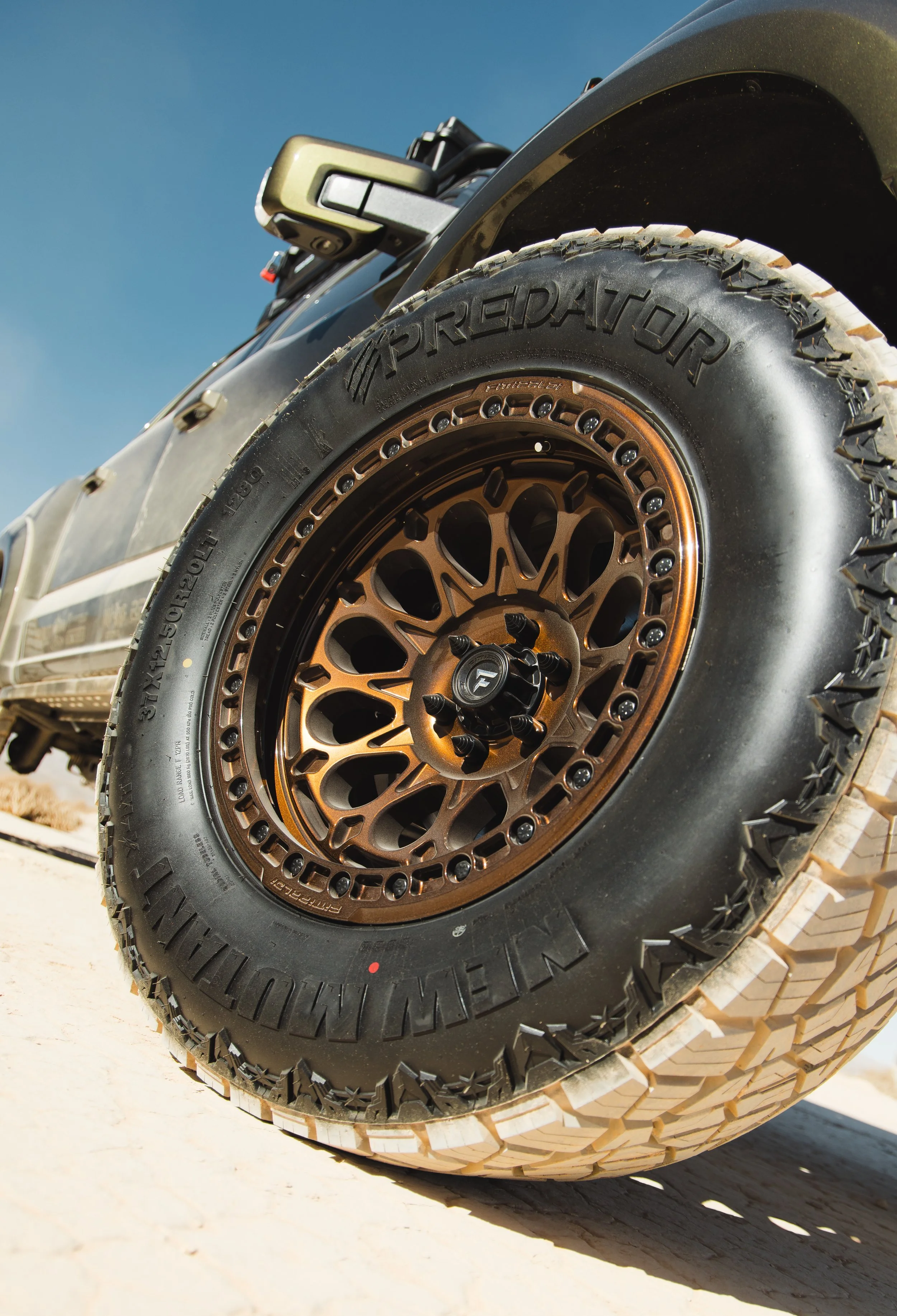 Fittipaldi Offroad wheels in 20x10 with 37'' Predator Offroad Tires
