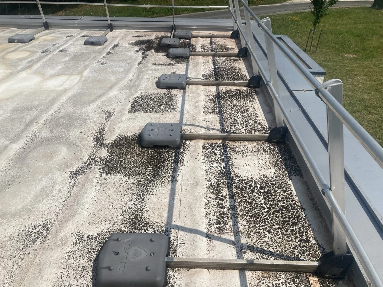 Entretien de toiture terrasse tuiles angouleme charente