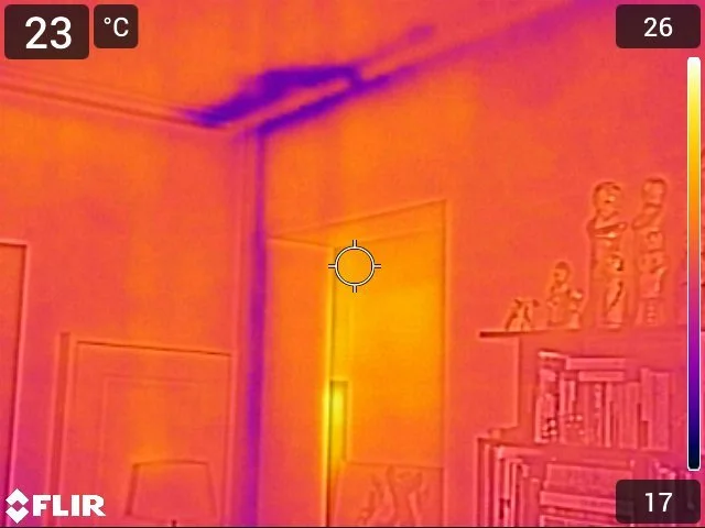 Inspection par caméra thermique pour détecter les infiltrations