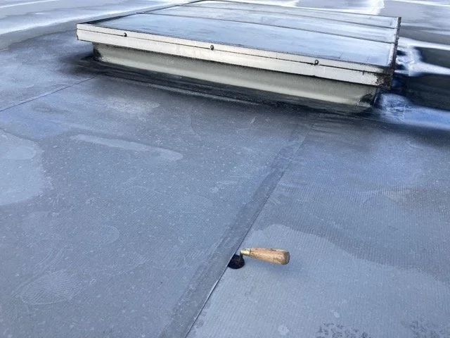 Recherche de défauts de thermosoudure sur membrane PVC dans le 16