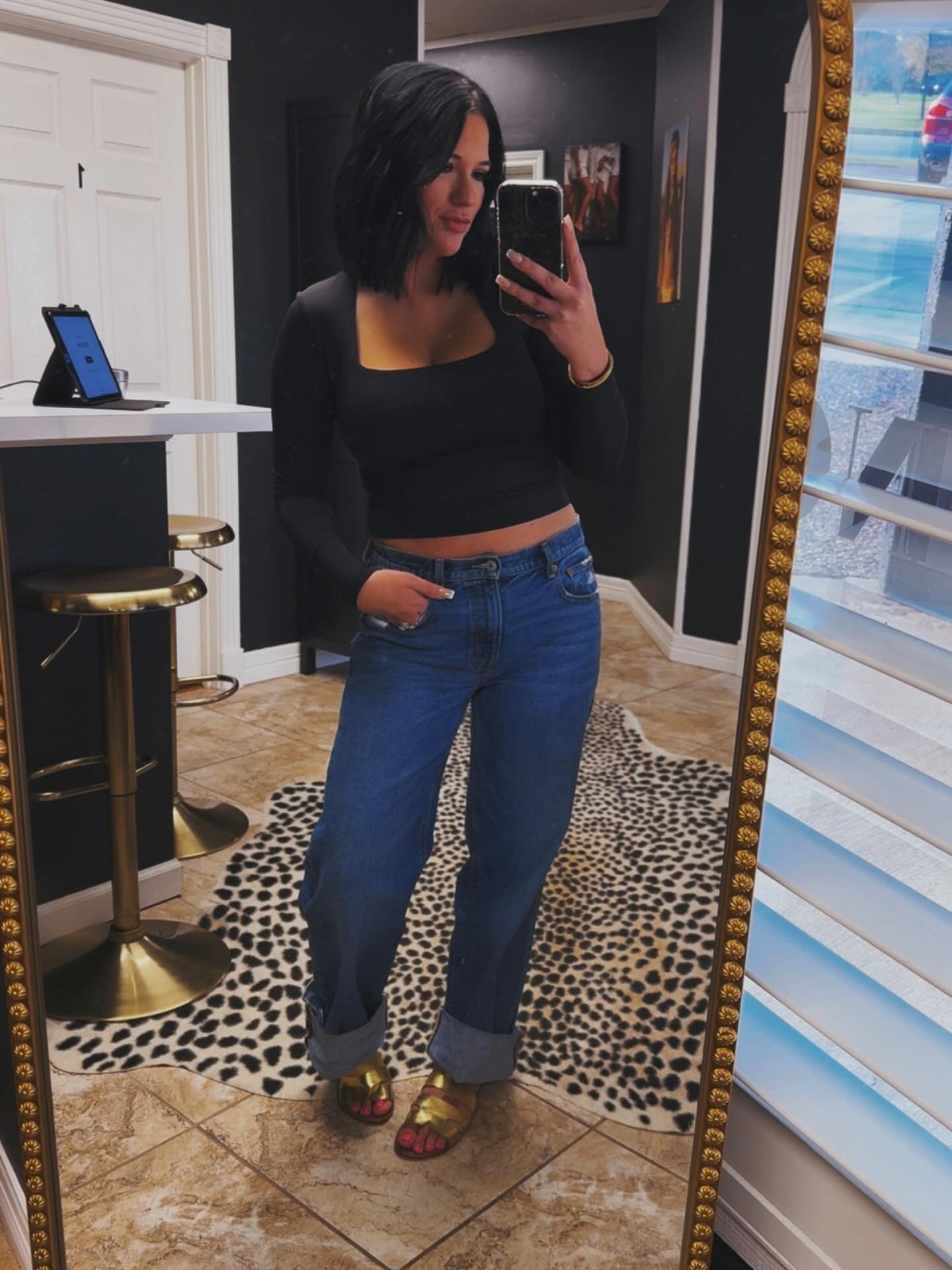 If you&rsquo;ve been thinking about booking, this your sign ✨

Openings this week with Laramie and I for spray tans &amp; red light therapy!