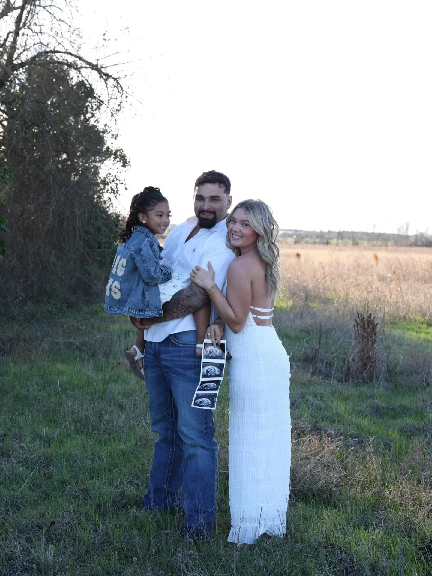 When your pregnancy announcement eats 🥥🤎

We used our newest solution After Hours on this mama and it understood the assignment. Soft. Even. Photo-ready.
Congrats on your sweet little blessing @savacostaphoto! 

#aggies #spraytans #bcs #cstat #preg