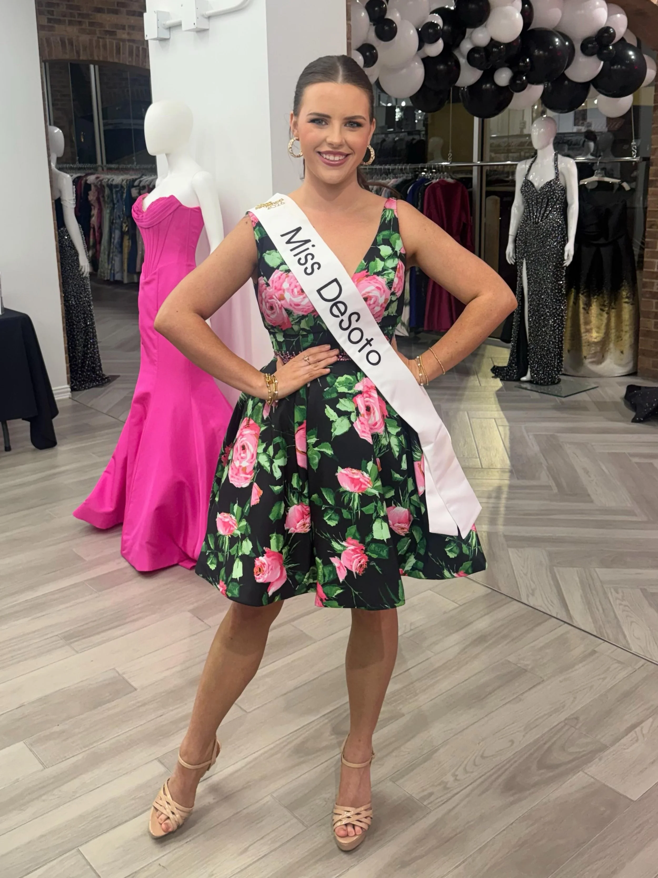 This babe is headed to compete in Miss Texas in just a few short weeks, and we&rsquo;re so honored to be part of her prep! Harley gave her a flawless tan last week and absolutely nailed it, event ready and glowing. 

#misstexas #spraytanning #sprayta