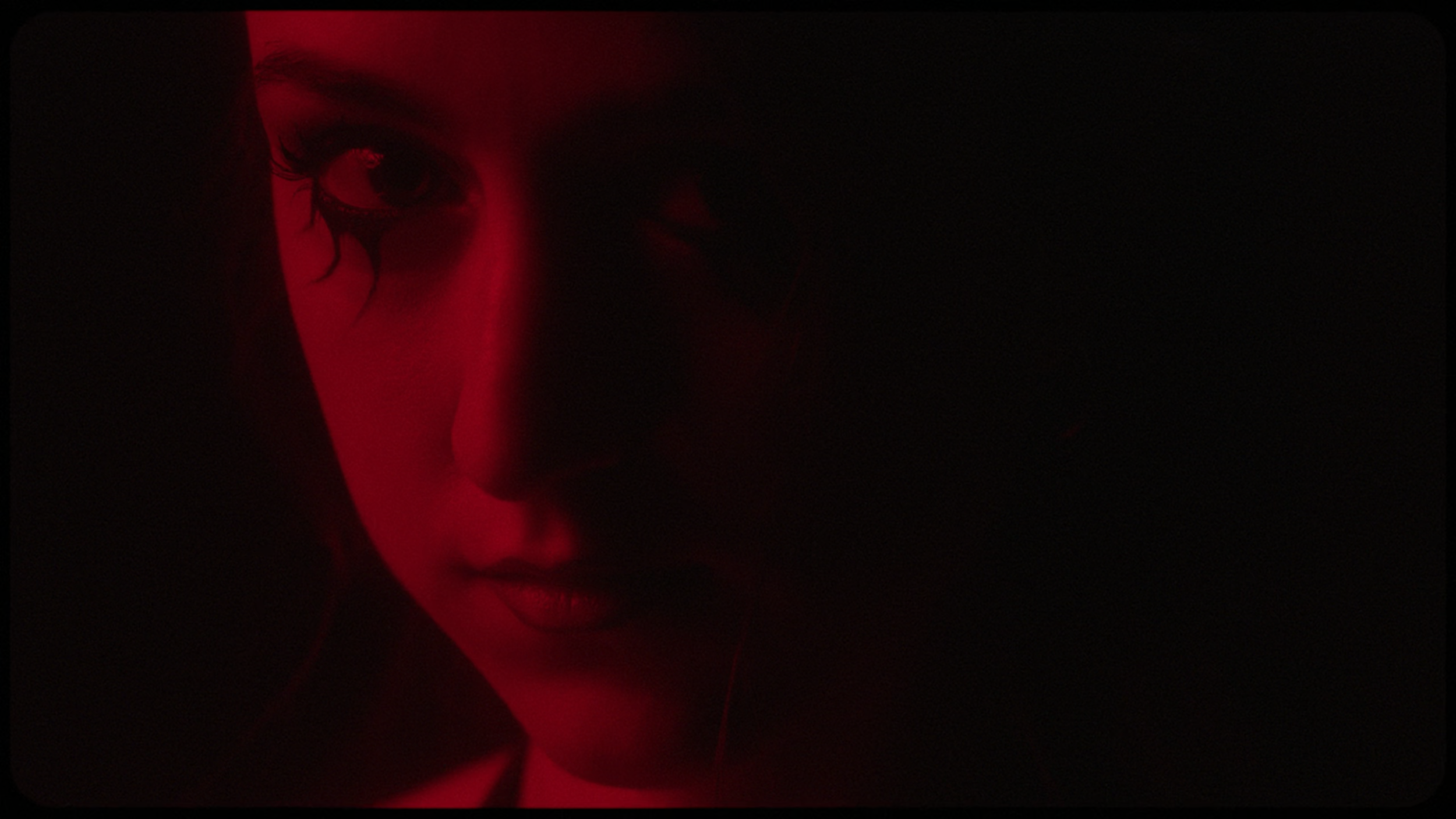 Eroxx IC Still 25.png