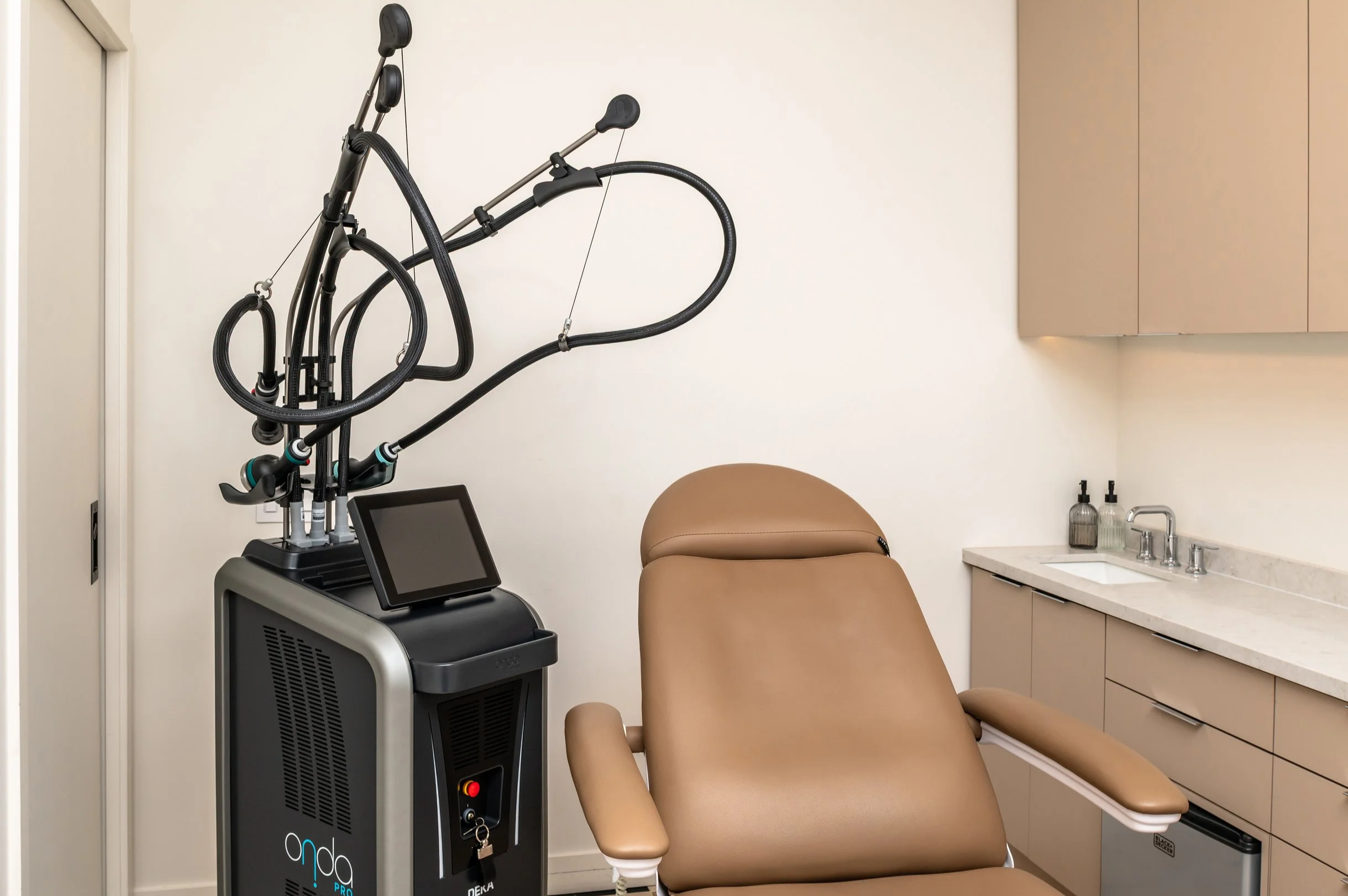 ONDA Pro live demonstration for body rejuvenation at The Face Lab Toronto