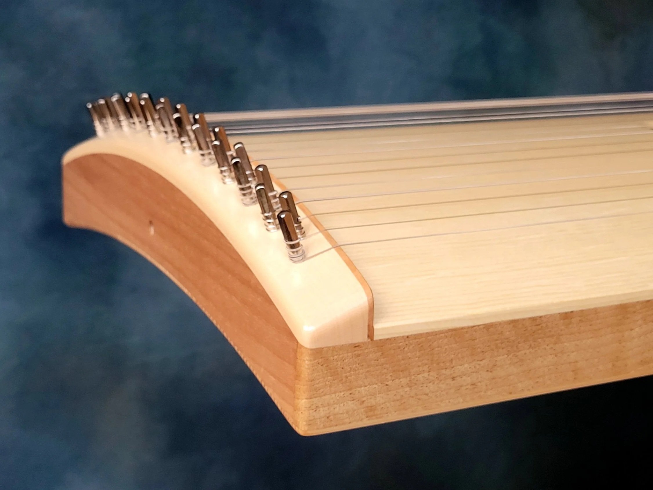 Tamburina aus Nussbaum Flamme