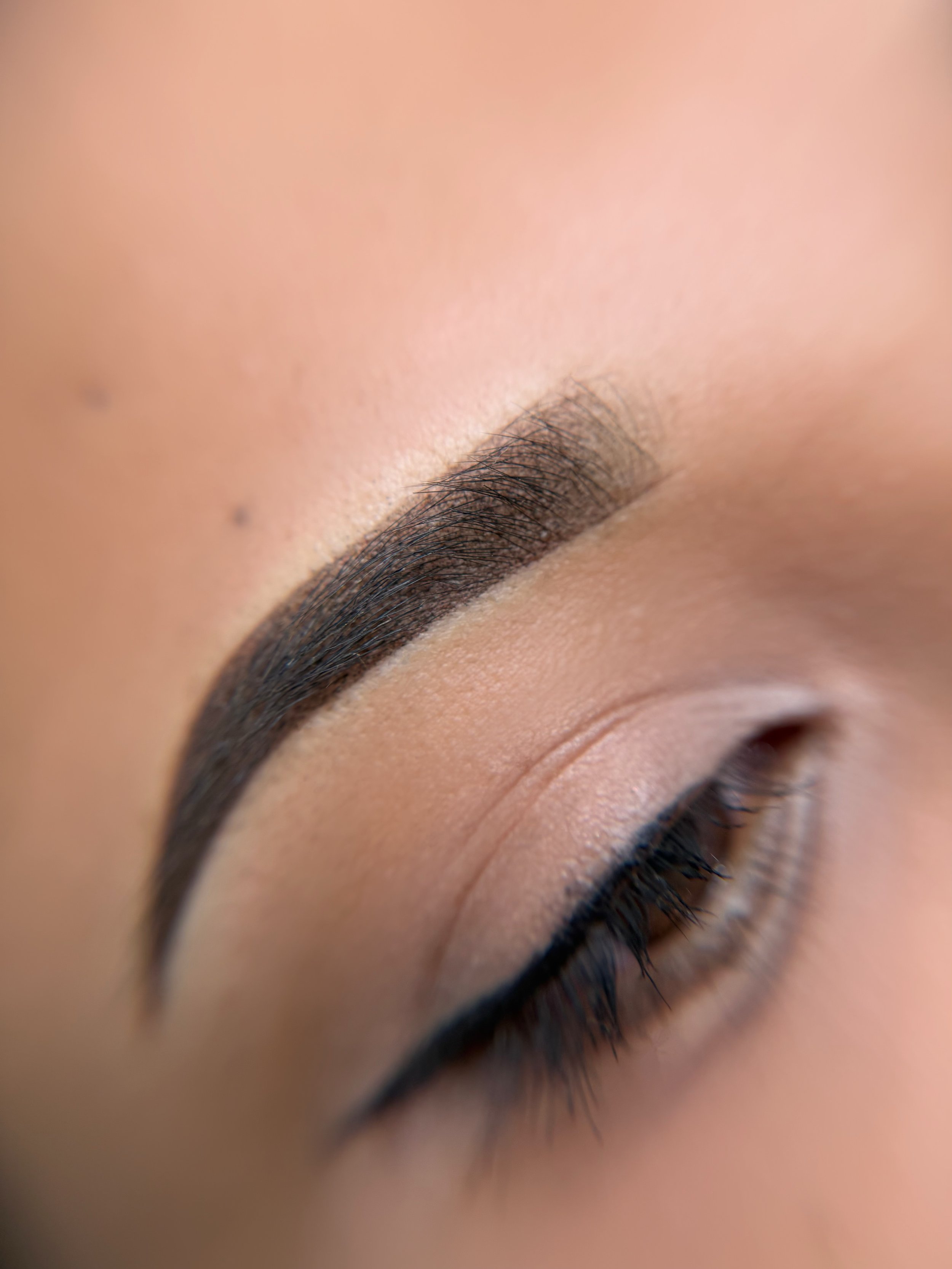 Ombre brows for fair skin tone with warm pigment