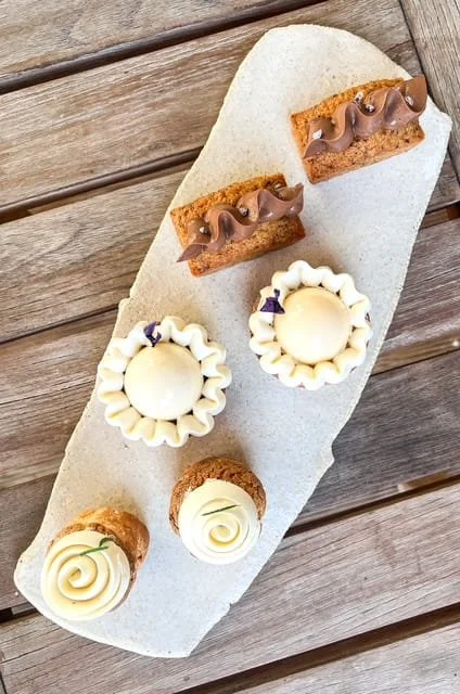 Un plateau de mignardises.jpg (copie)