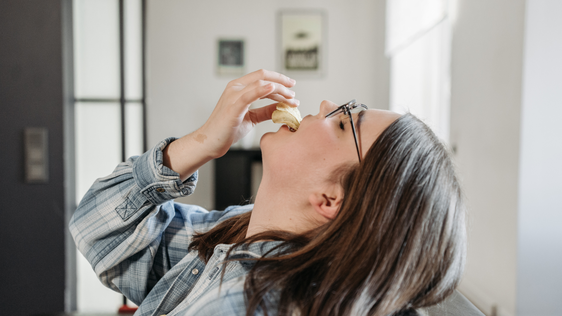 Chips voor pubers - pubers eten chips voor energie en sociaal gebeuren