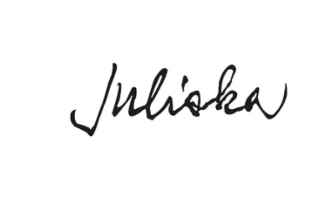 Signature of the name Juliaha written in black ink on a white background.