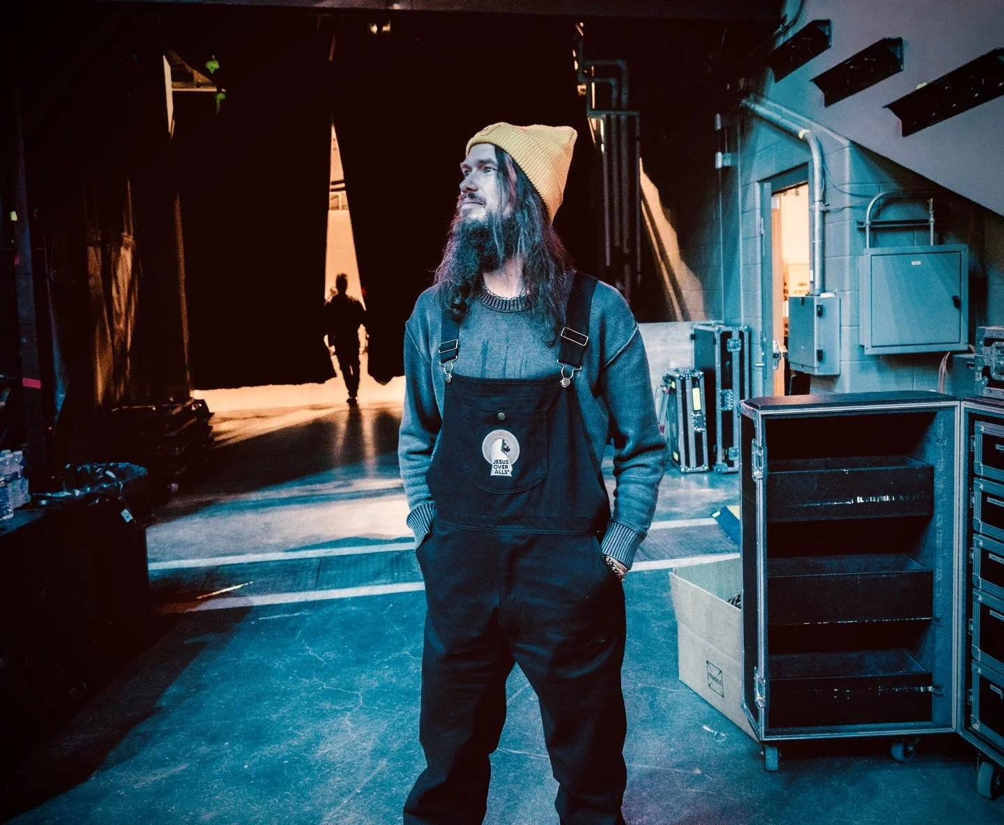 I&rsquo;m loving this @winterjamtour experience, and I&rsquo;m loving these overalls from my friends @jesus.overalls - a quality piece that looks great and feels even better. Get you some! 
📷: @jake_frederick