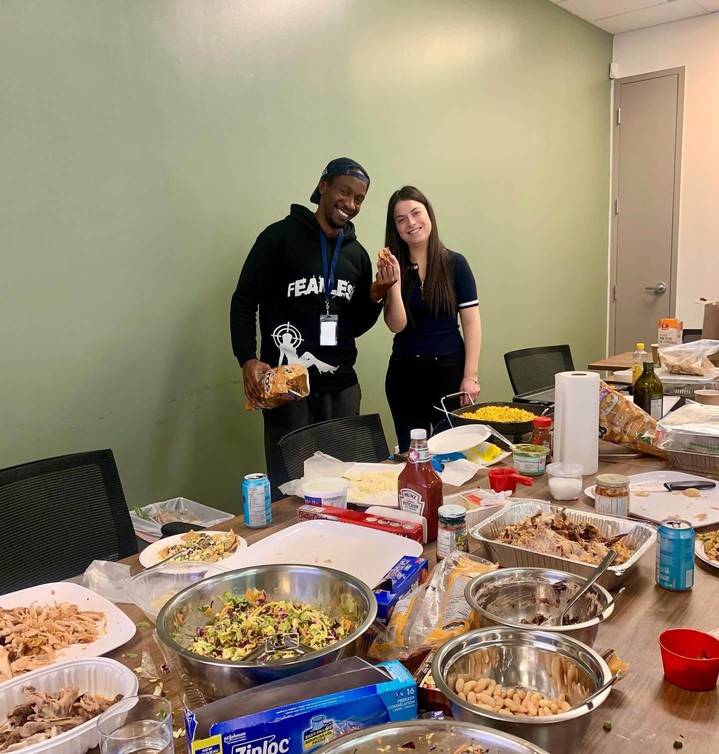 That&rsquo;s our Joeie leading a cooking class for folks who want to build strength and improve their health.  We had an amazing time with the  @oaksrevitalization team today trying new recipes and sampling tofu in various forms. Thanks @og.nutrition