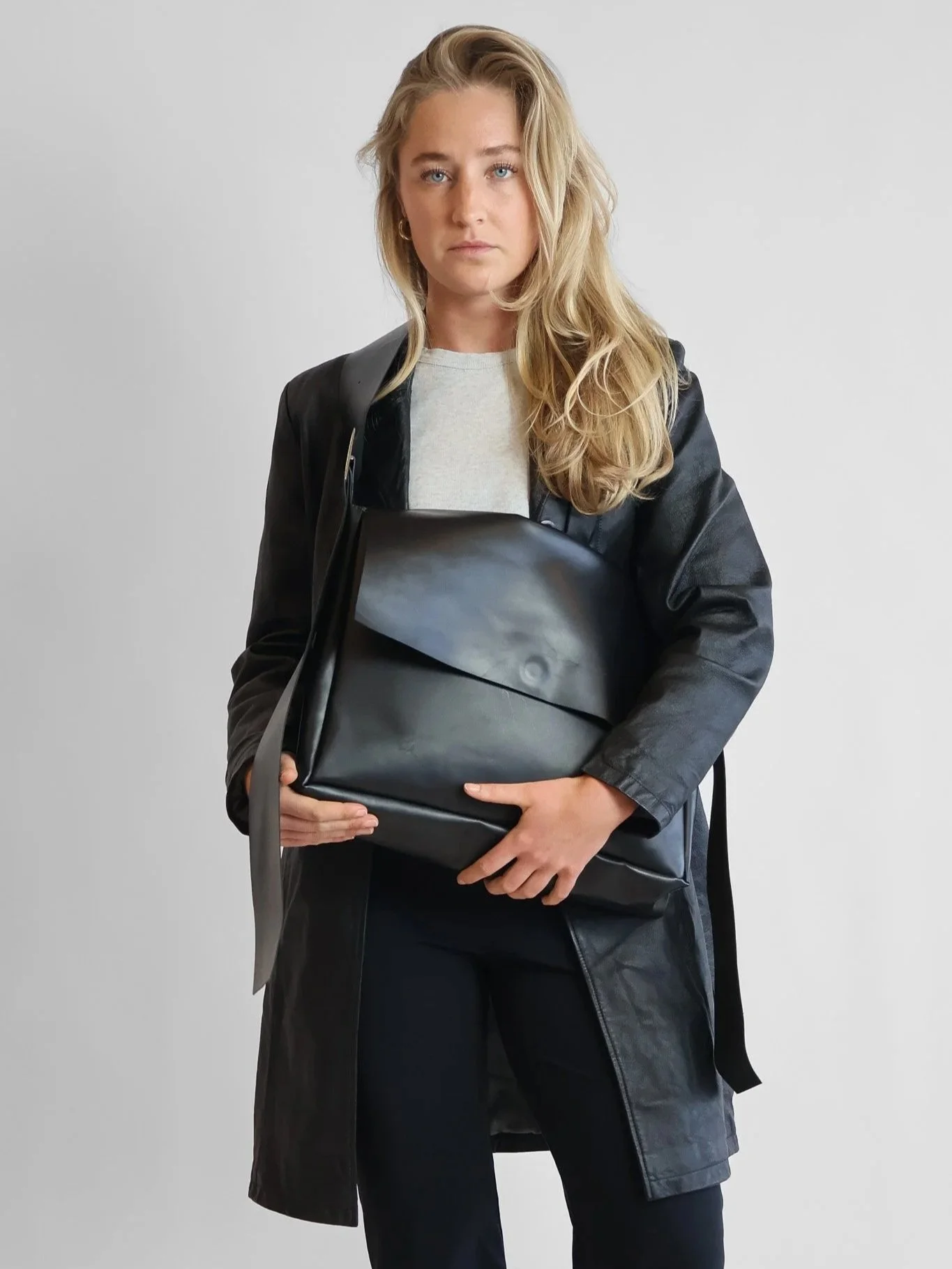 messenger bag - black