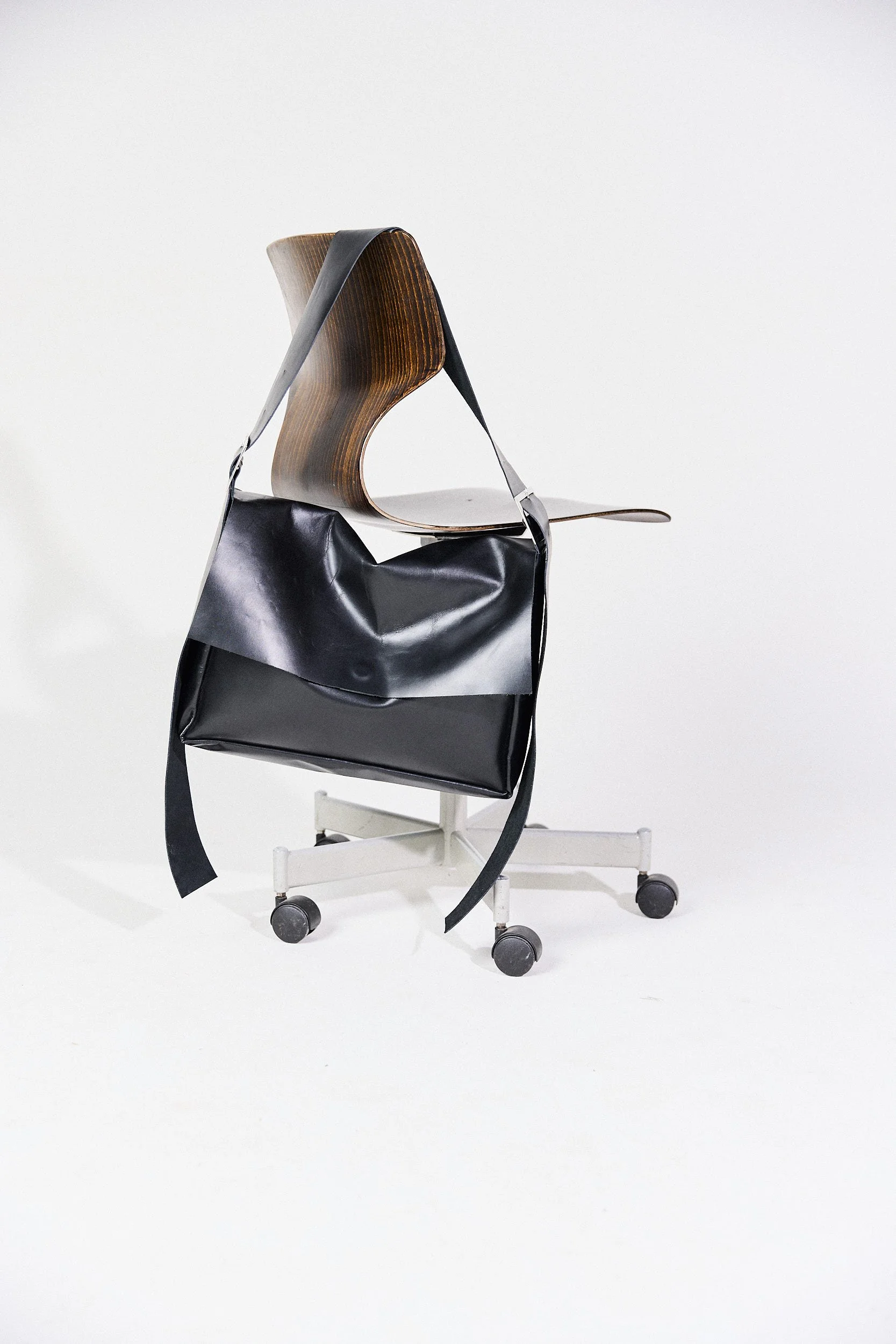 flap bag medium - black