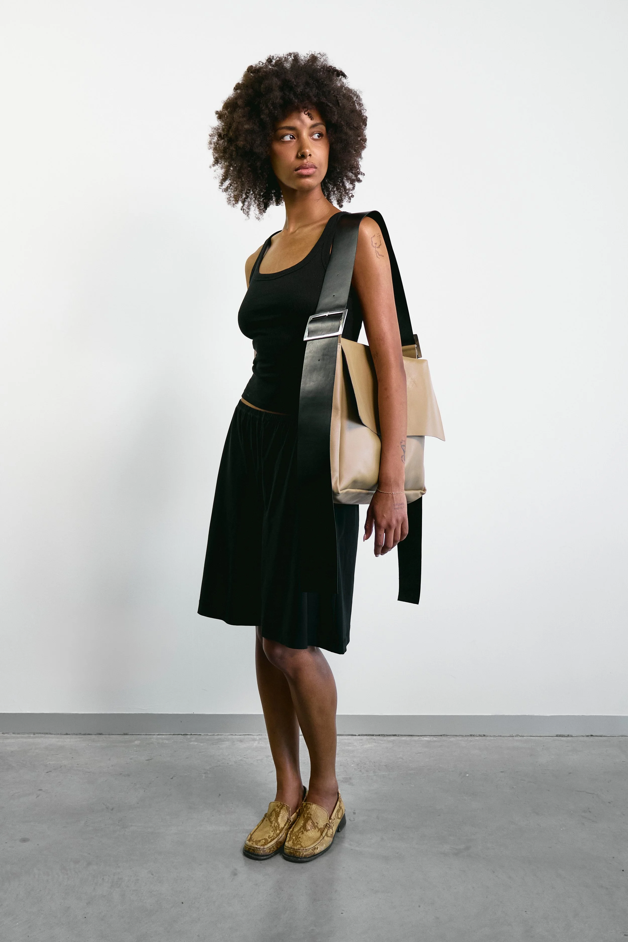 messenger bag - tan