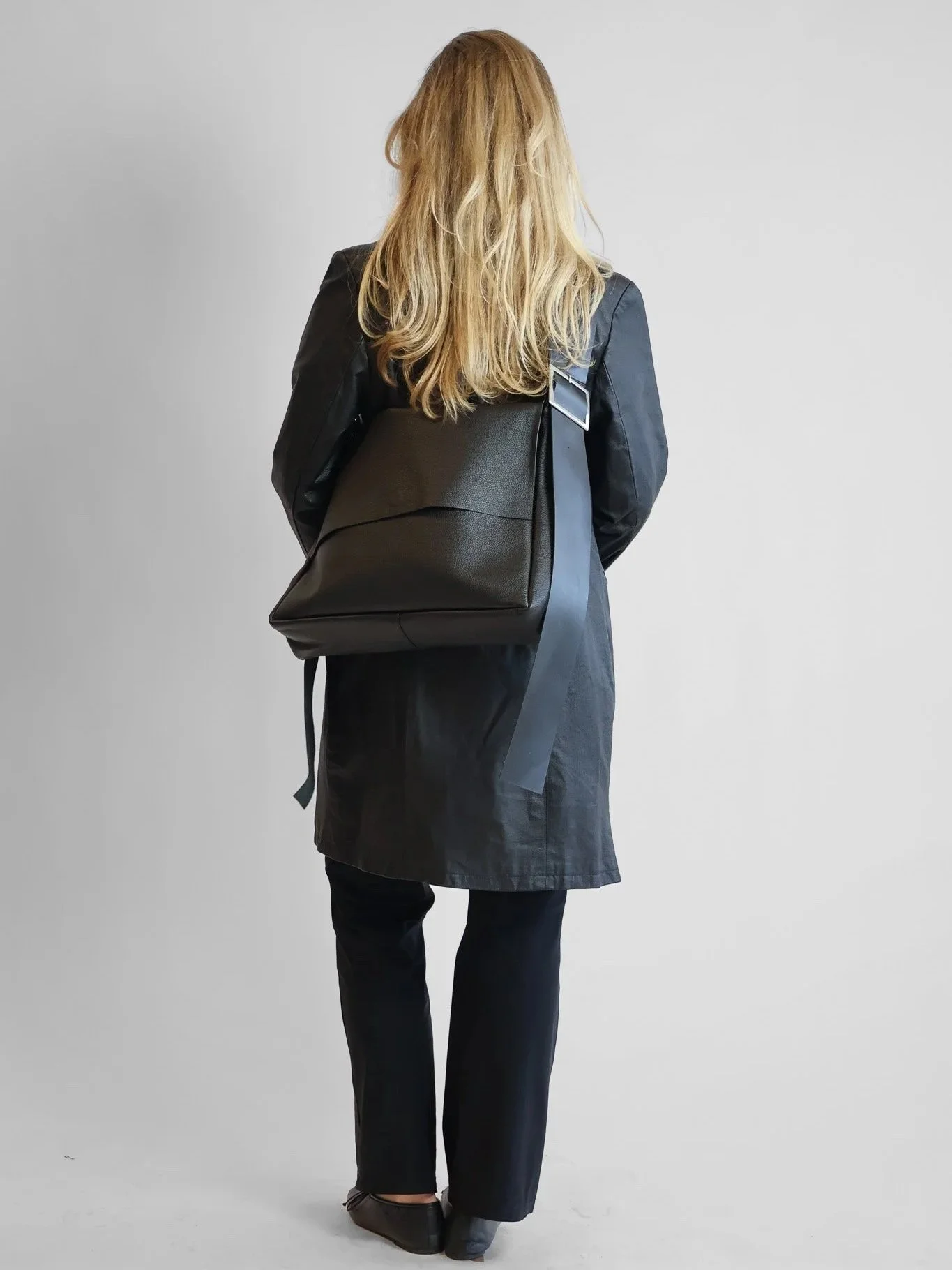 messenger bag - soft black