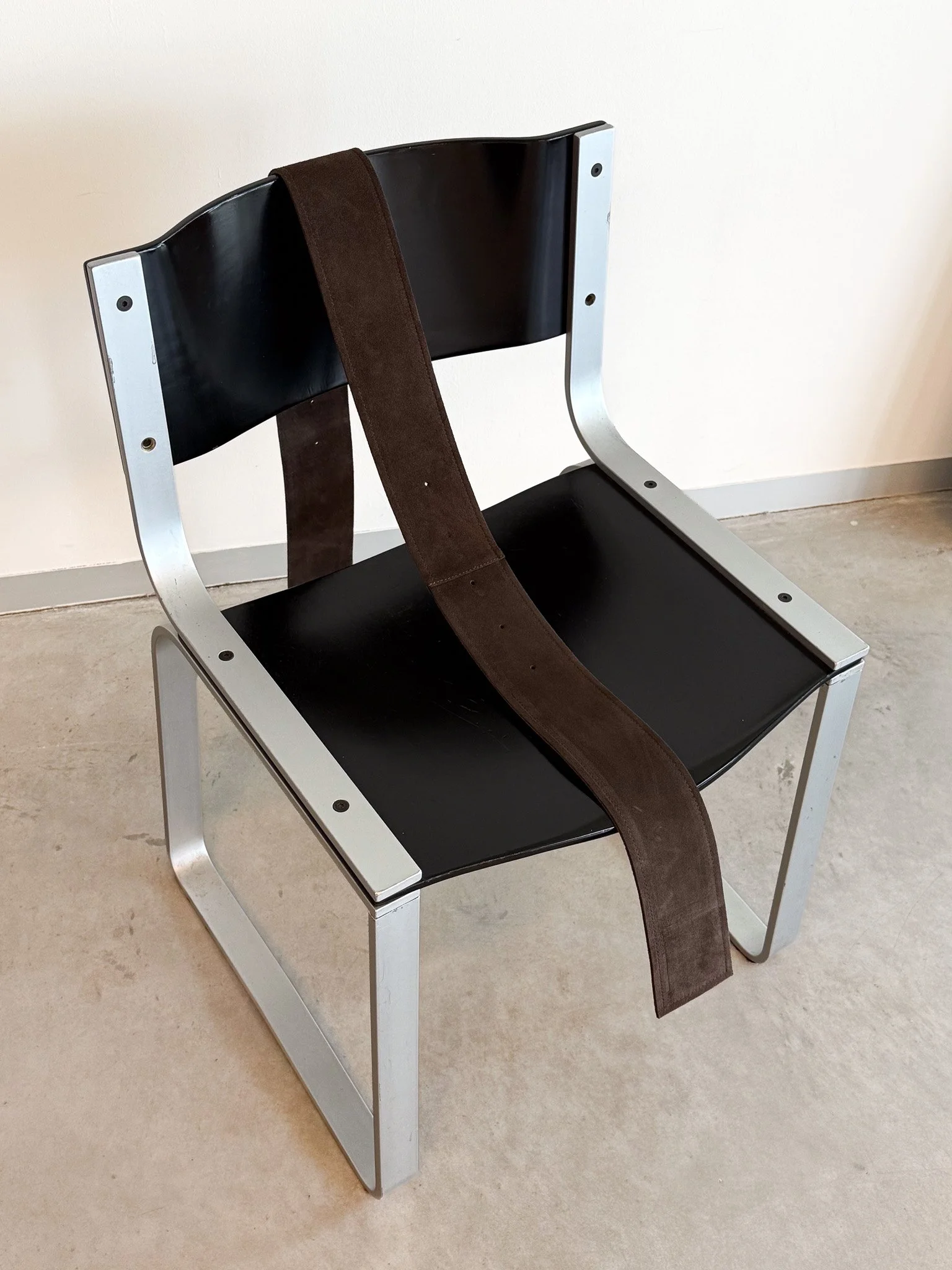 the dark brown suède strap