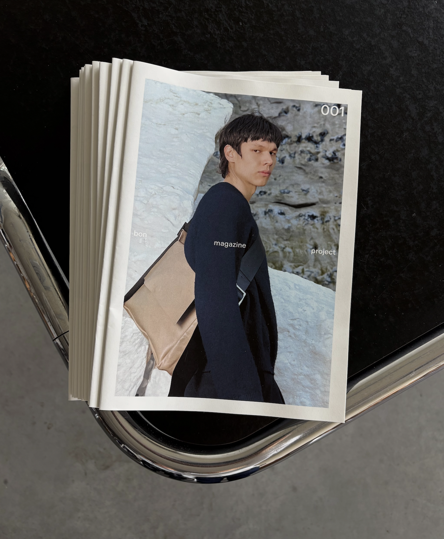 magazine 001