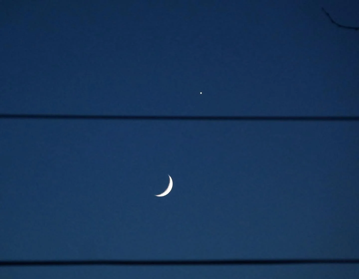 A beautiful waxing crescent moon with Venus on a new journey at 0&deg; Pisces tonight 🌙🌟 how magical for Friday&rsquo;s goddess! Venus is exalted in Pisces and she is at her most expressive here. Love, beauty and aesthetic at its finest!