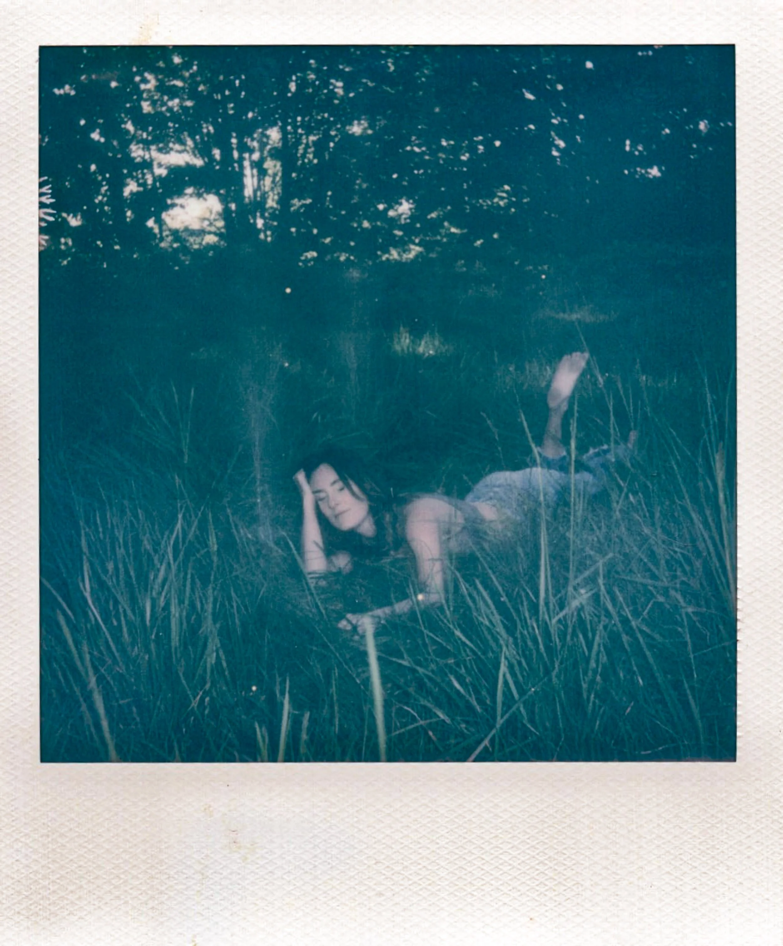 self-portrait-laying-in-grass-nature-sarahfingarson-photography.jpg