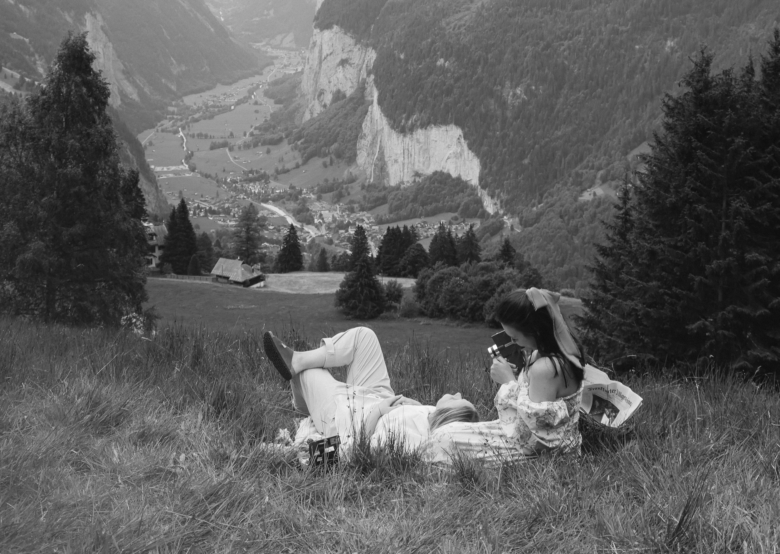 switzerland-engagement-wlw-b&w-brides-sarah-fingarson-.jpg
