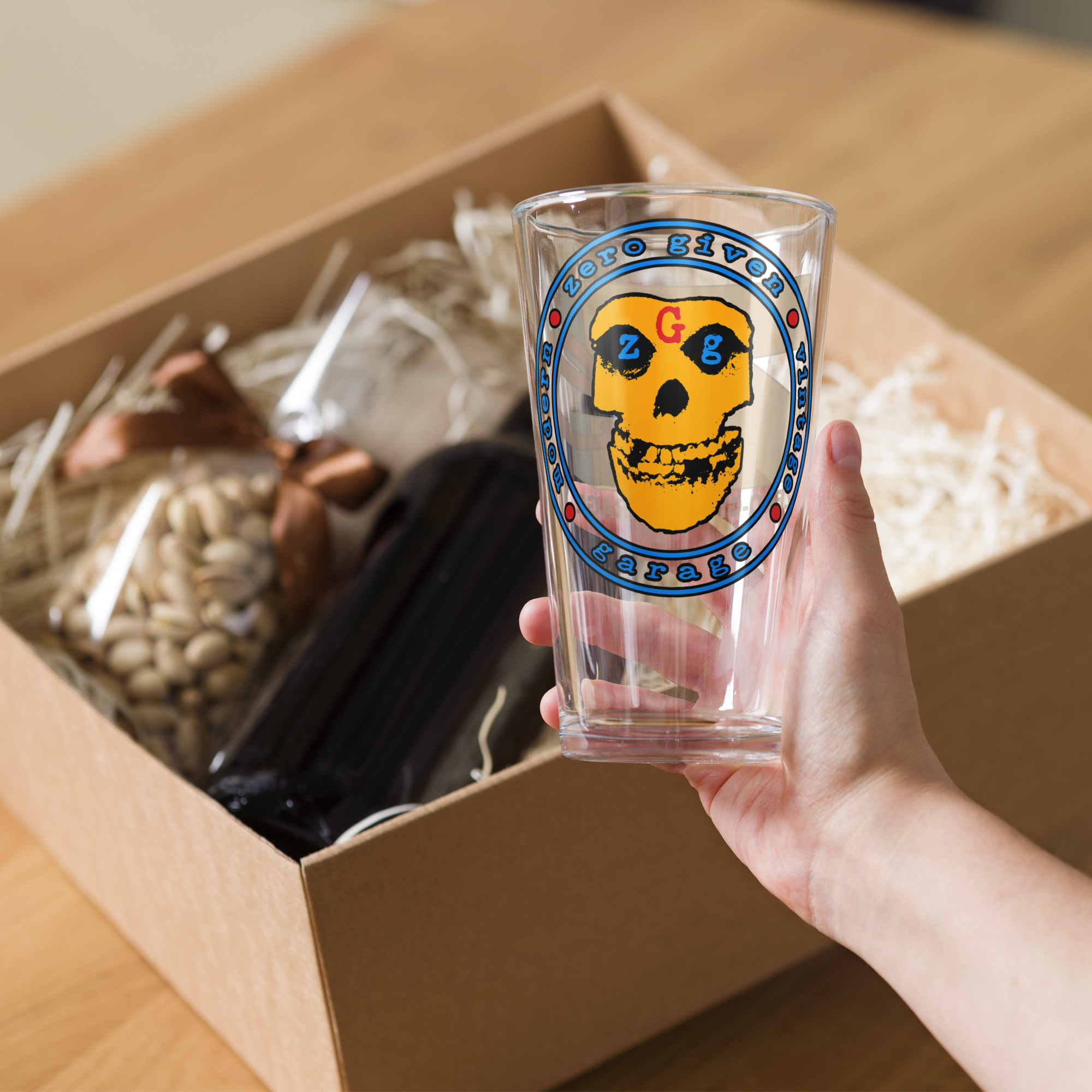 shaker-pint-glass-(16-oz)-16-oz-right-68b7c5c554039.png