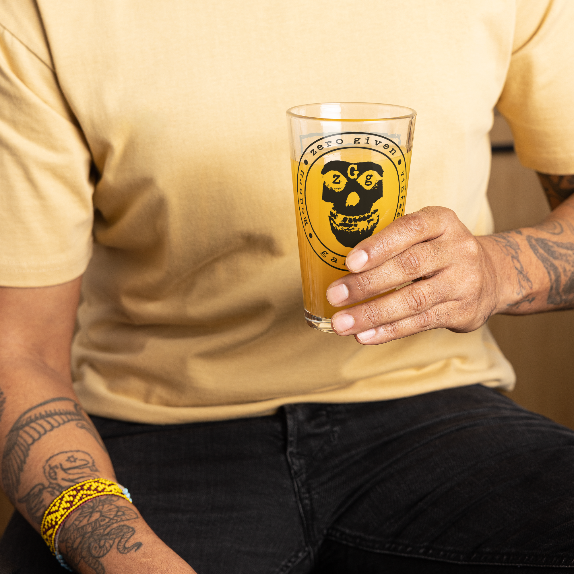 shaker-pint-glass-(16-oz)-16-oz-right-68b7dd4056261.png