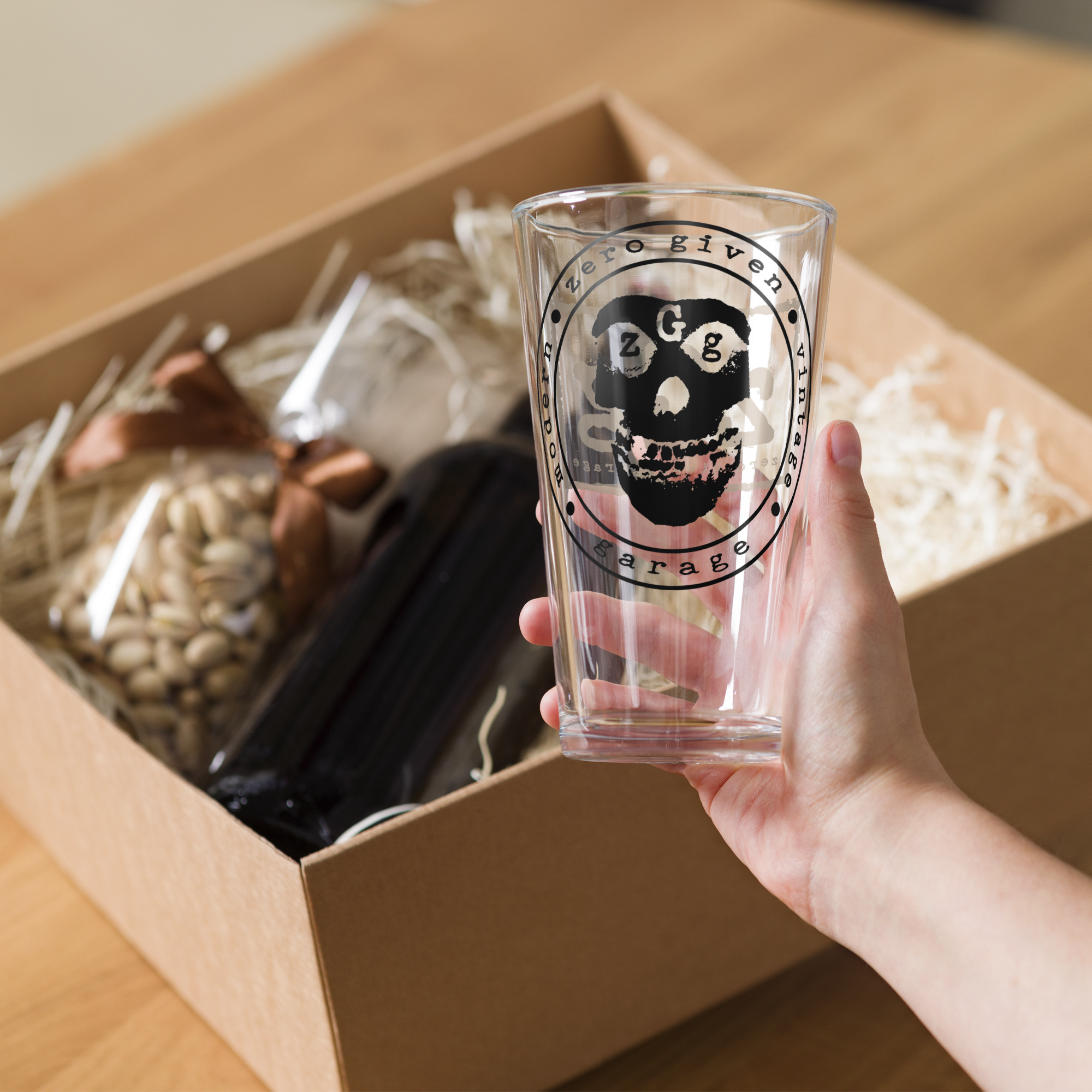 shaker-pint-glass-(16-oz)-16-oz-right-68b7dd4057566.png