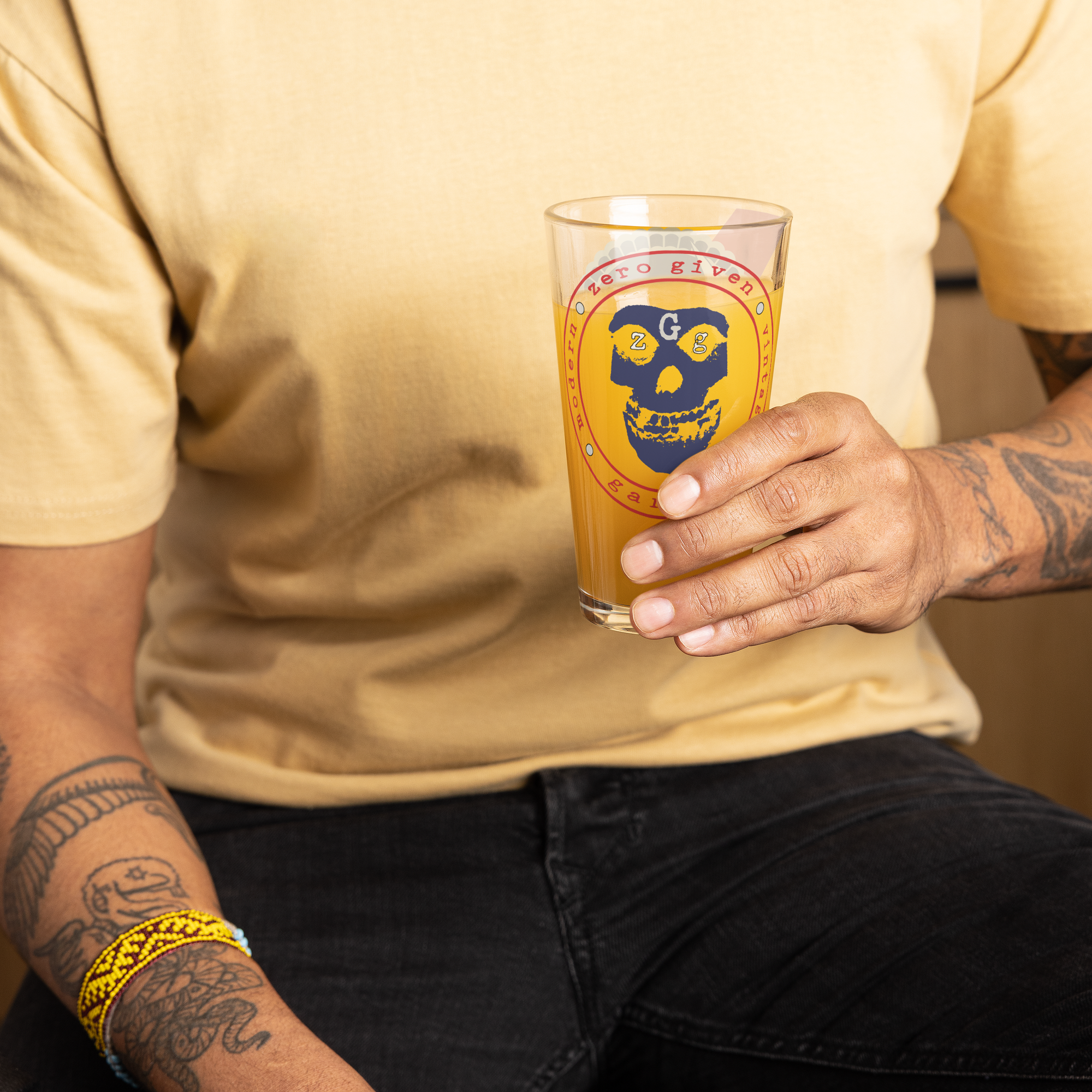 shaker-pint-glass-(16-oz)-16-oz-right-68b79453bbfa3.png