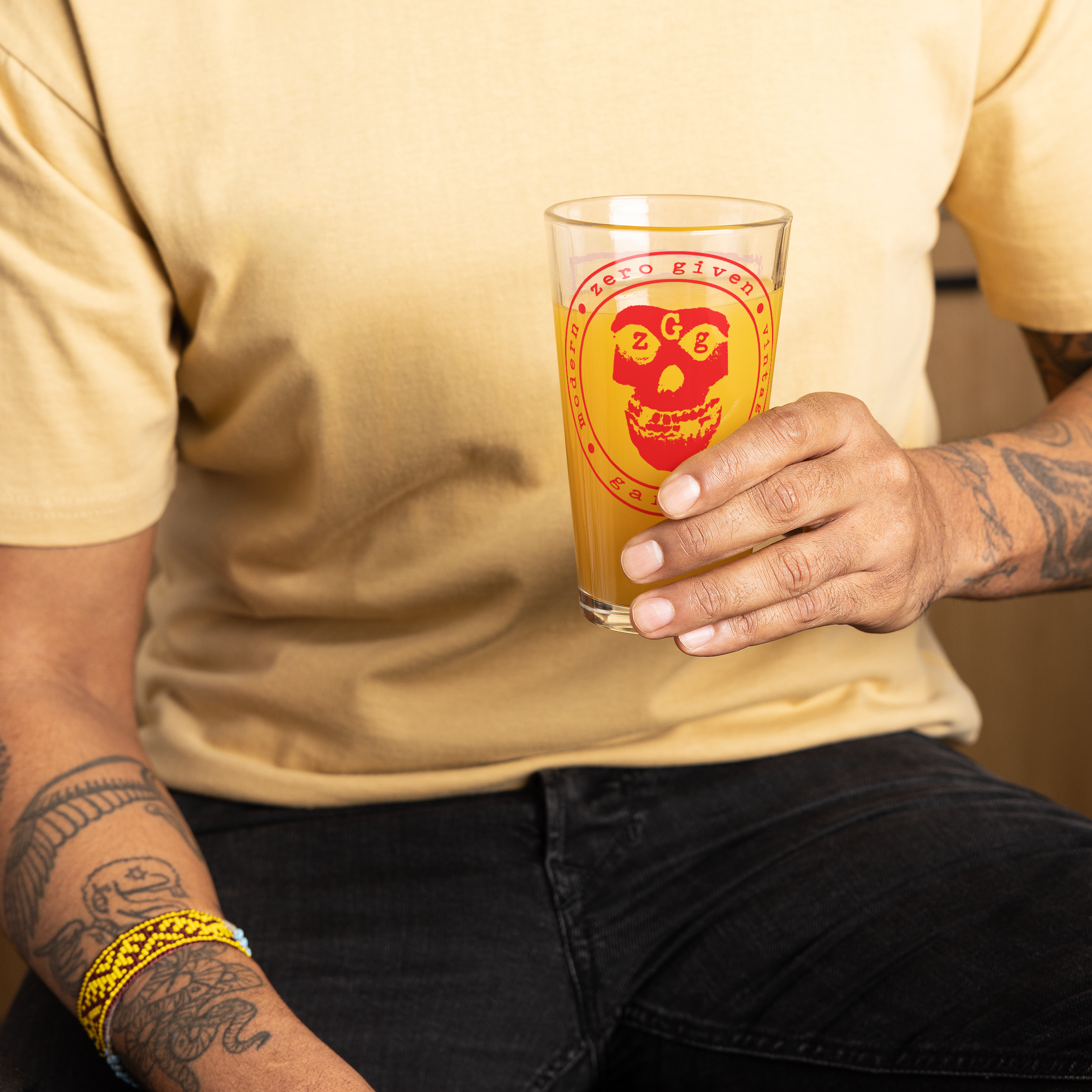 shaker-pint-glass-(16-oz)-16-oz-right-68b7dbd1cd6af.png