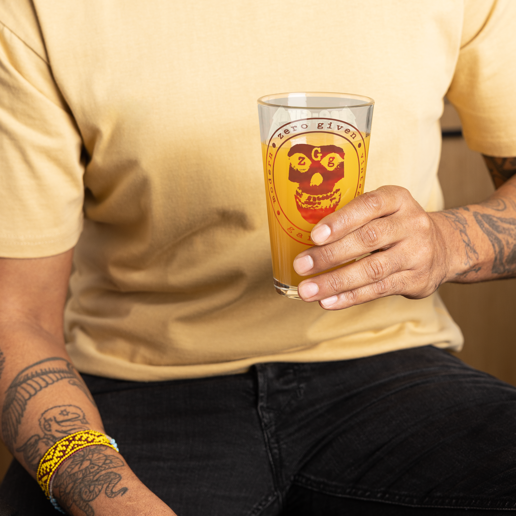 shaker-pint-glass-(16-oz)-16-oz-right-68b7bb787028c.png