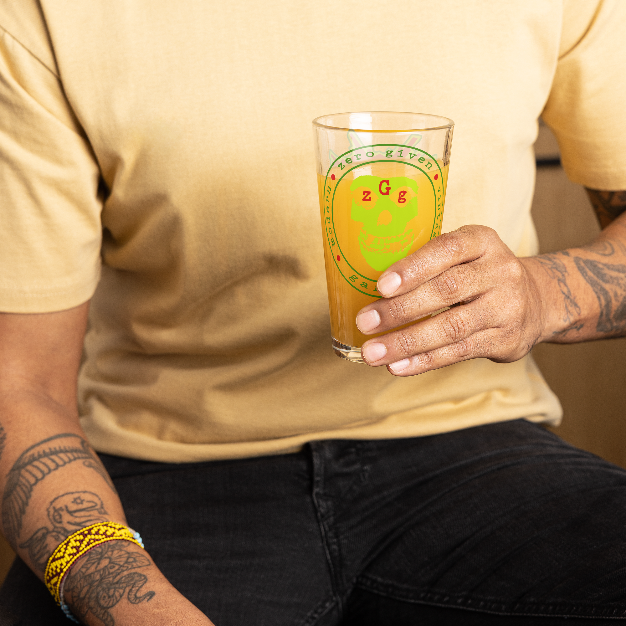 shaker-pint-glass-(16-oz)-16-oz-right-68b7b269372c0.png
