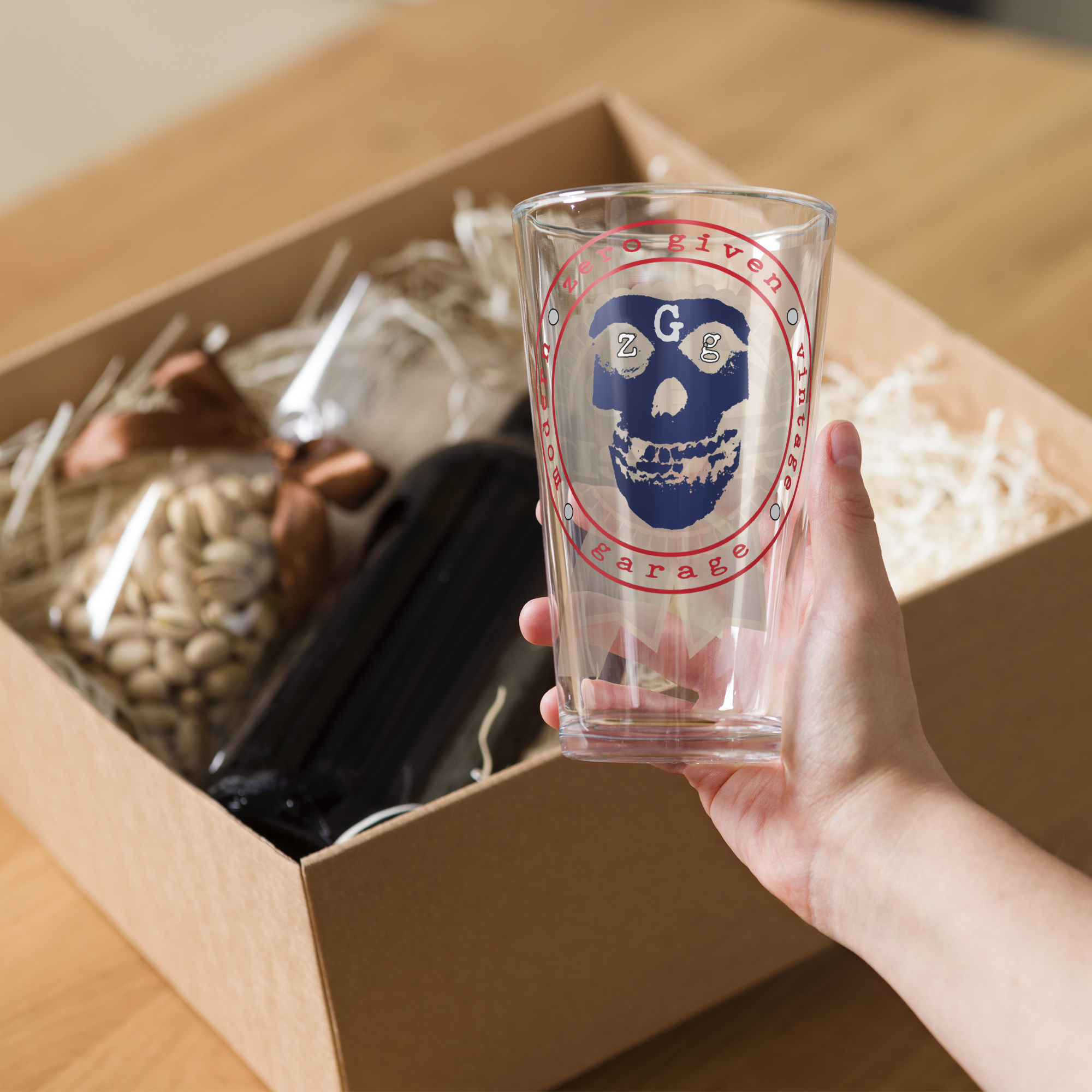shaker-pint-glass-(16-oz)-16-oz-right-68b79453bcb78.png